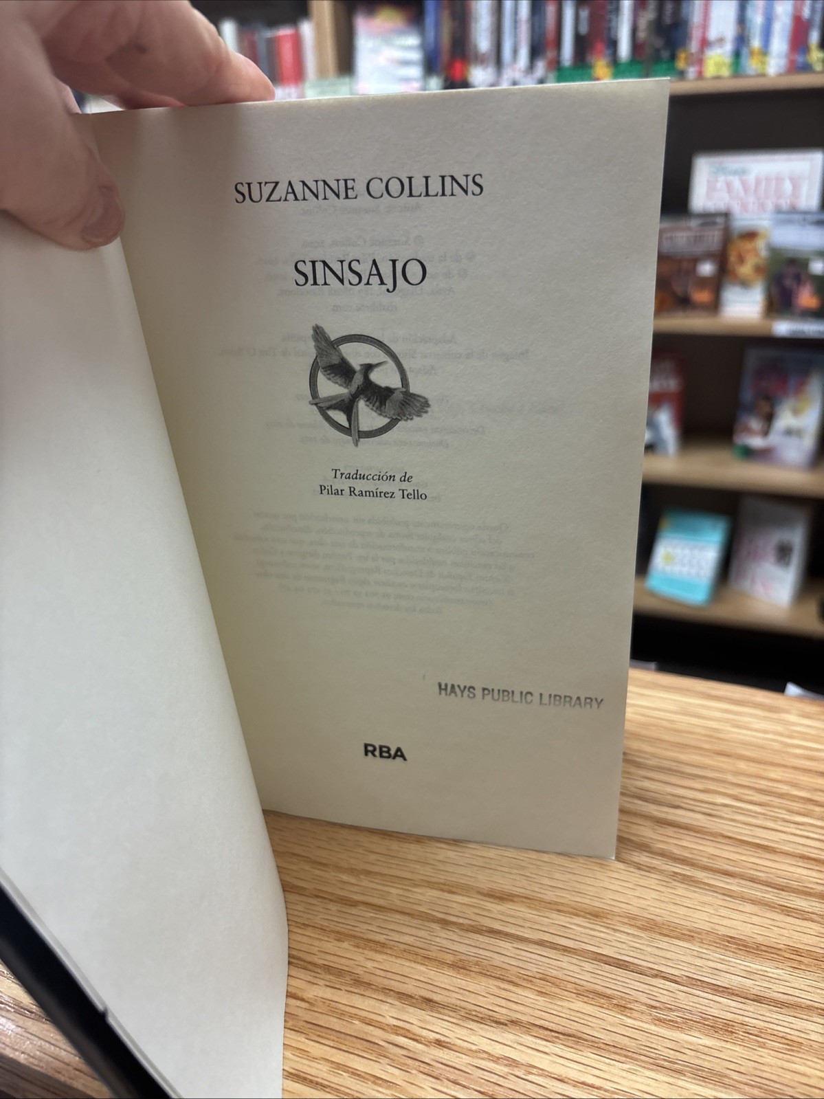 Sinsajo Suzanne Collins Español Página Suave Ex Biblioteca