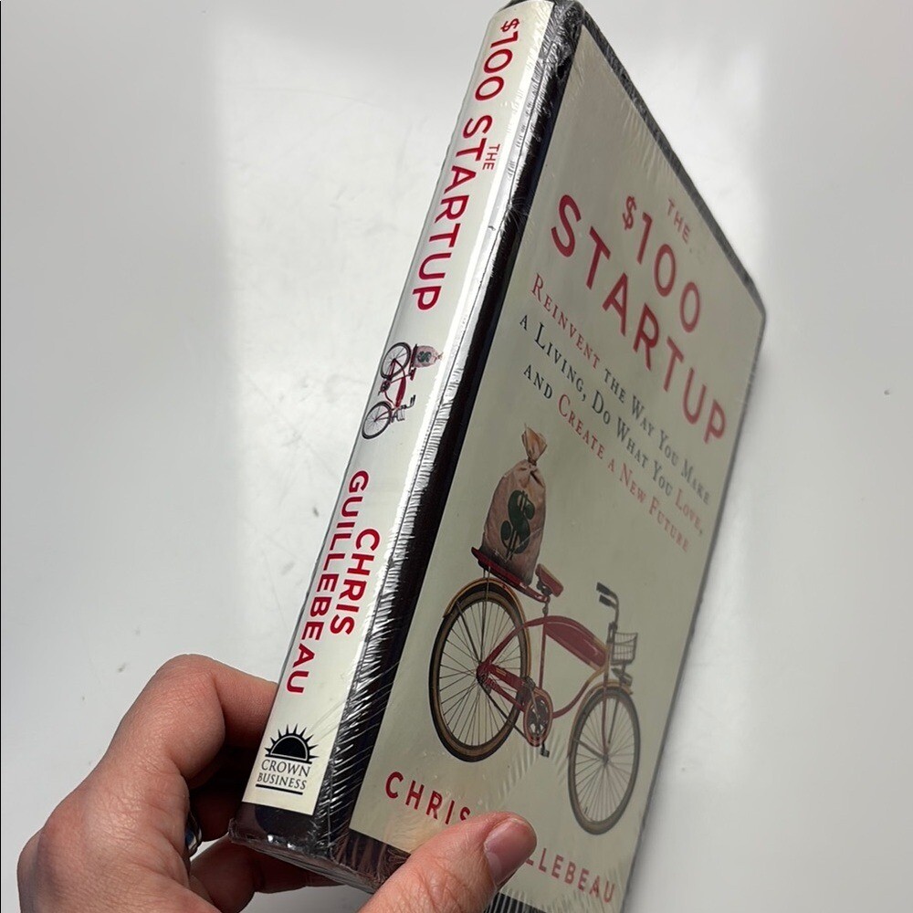 The $100 Startup Chris Guillebeau hardcover book