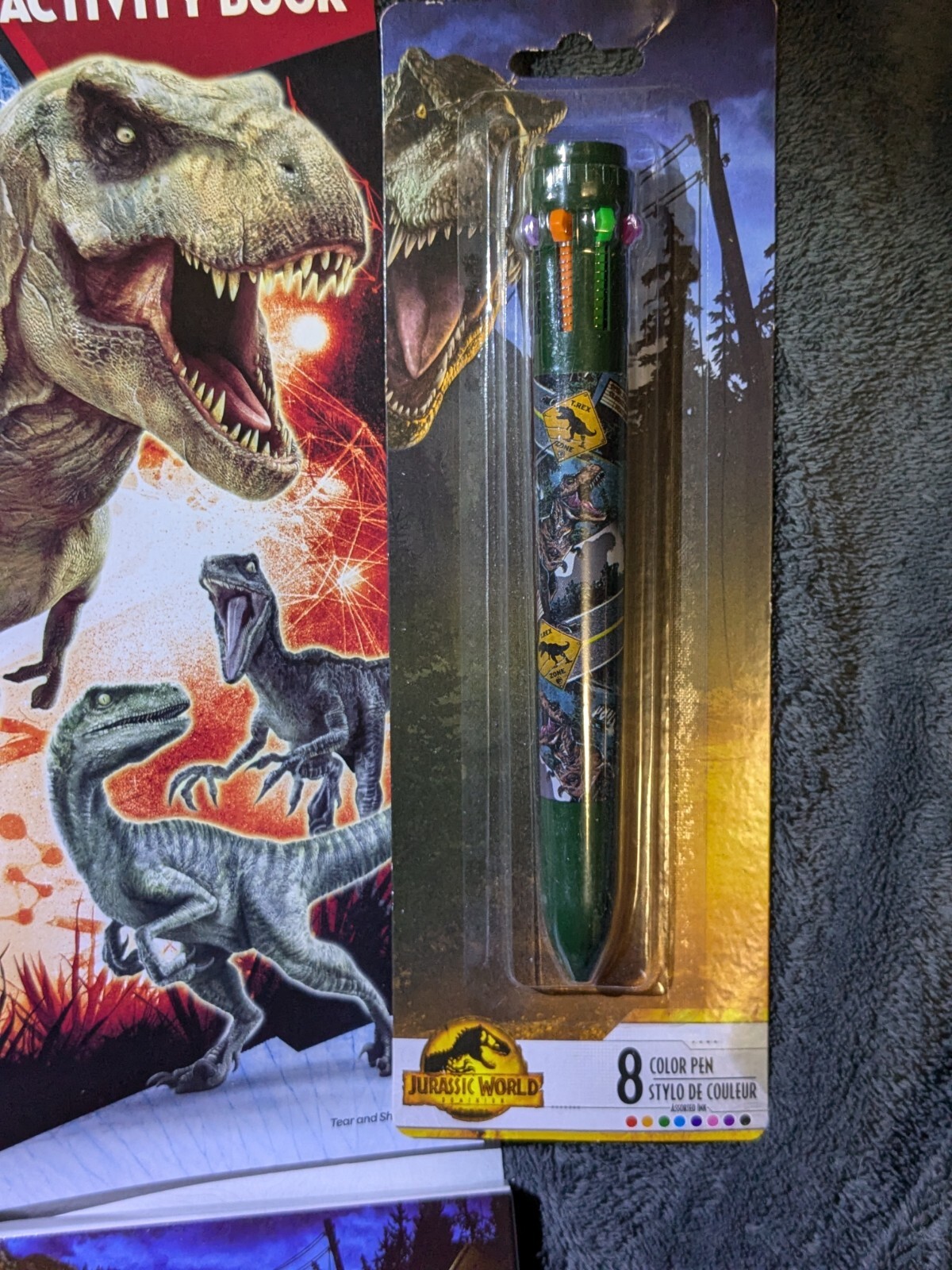 Jurassic World Coloring & Activity Book 80 pages! 2 Packs Of Crayons 8 Color Pen