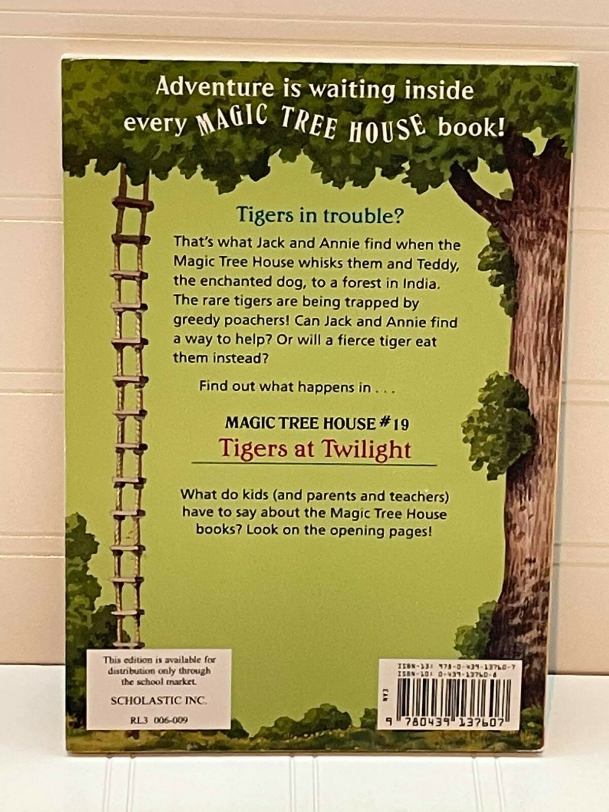 Tigers at Twilight (Magic Tree House, No. 19) by Mary Pope Osborne