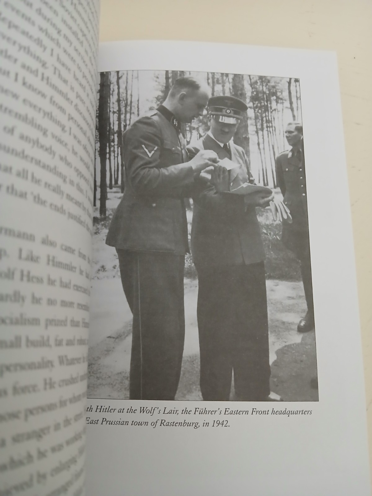 With Hitler to the End: The Memoirs of Adolf – Paperback, by Linge Heinz