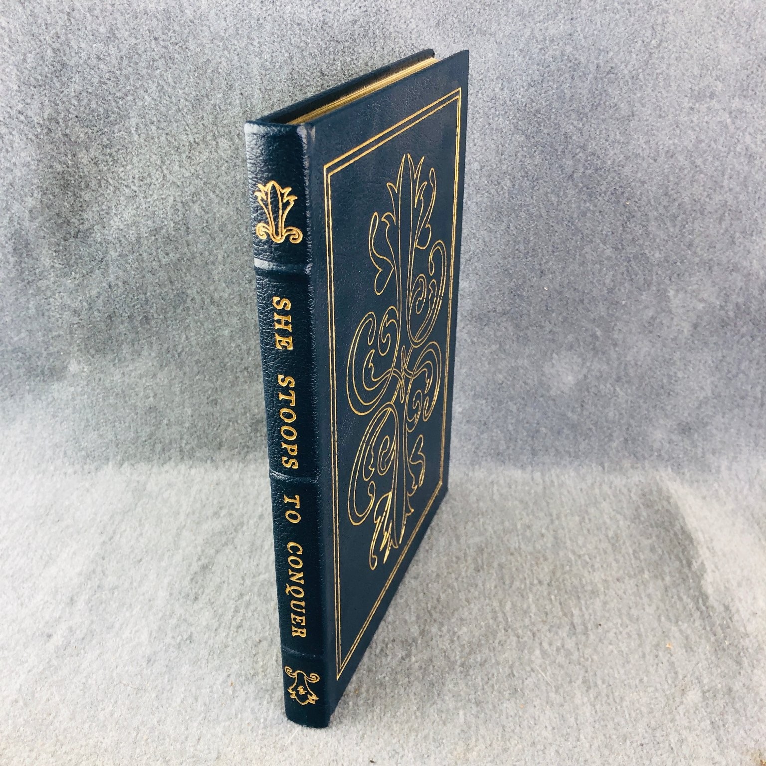 She Stoops to Conquer Goldsmith Easton Press Collector’s Edition Illustrated