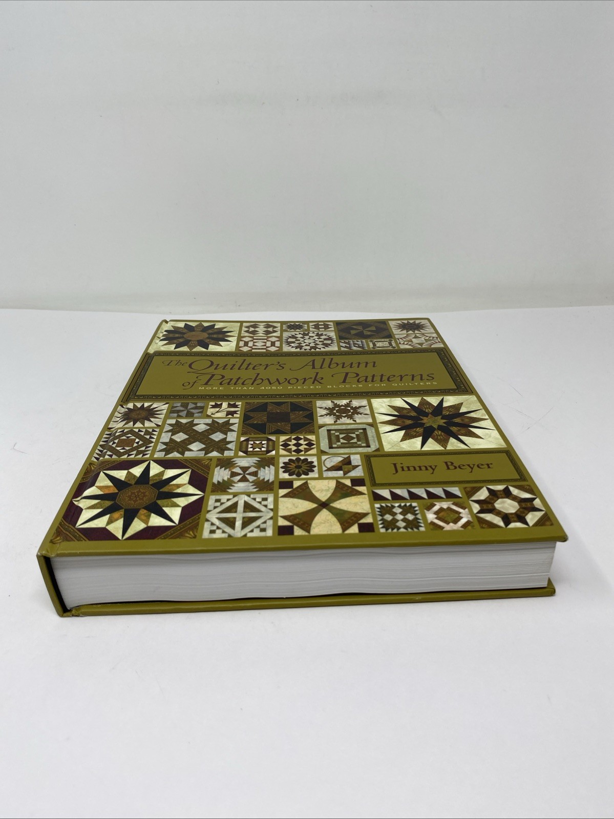 Quilter’s Album of Patchwork Patterns 4050 Pieced Blocks w/ Plastic Grid Sheets
