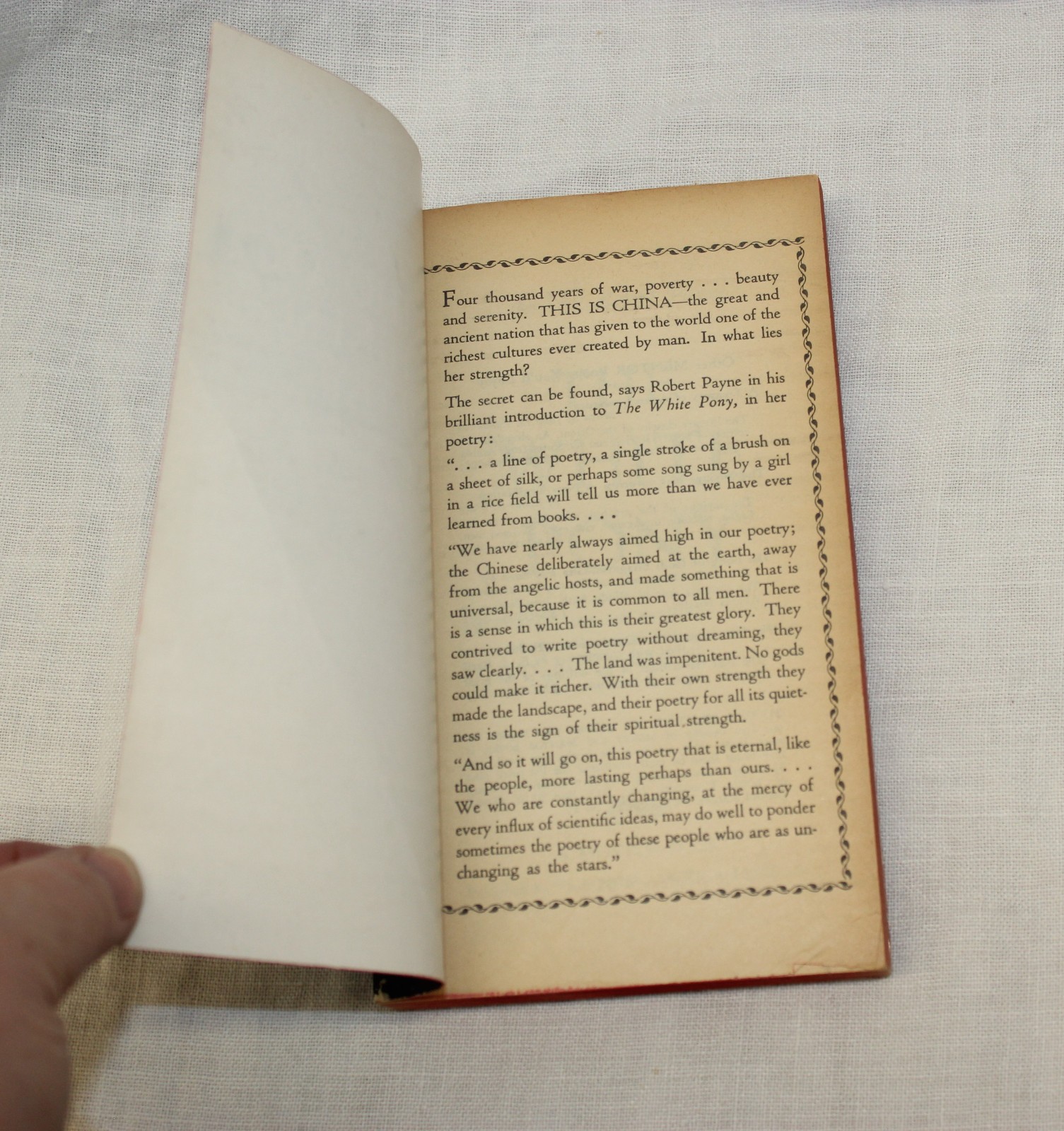 The White Pony An Anthology of Chinese Poetry by Robert Payne Mentor
