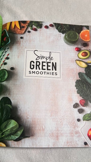 Simple Green Smoothies by Jen Hansard & Jadah Sellner • 100+ Healthy Recipes • L