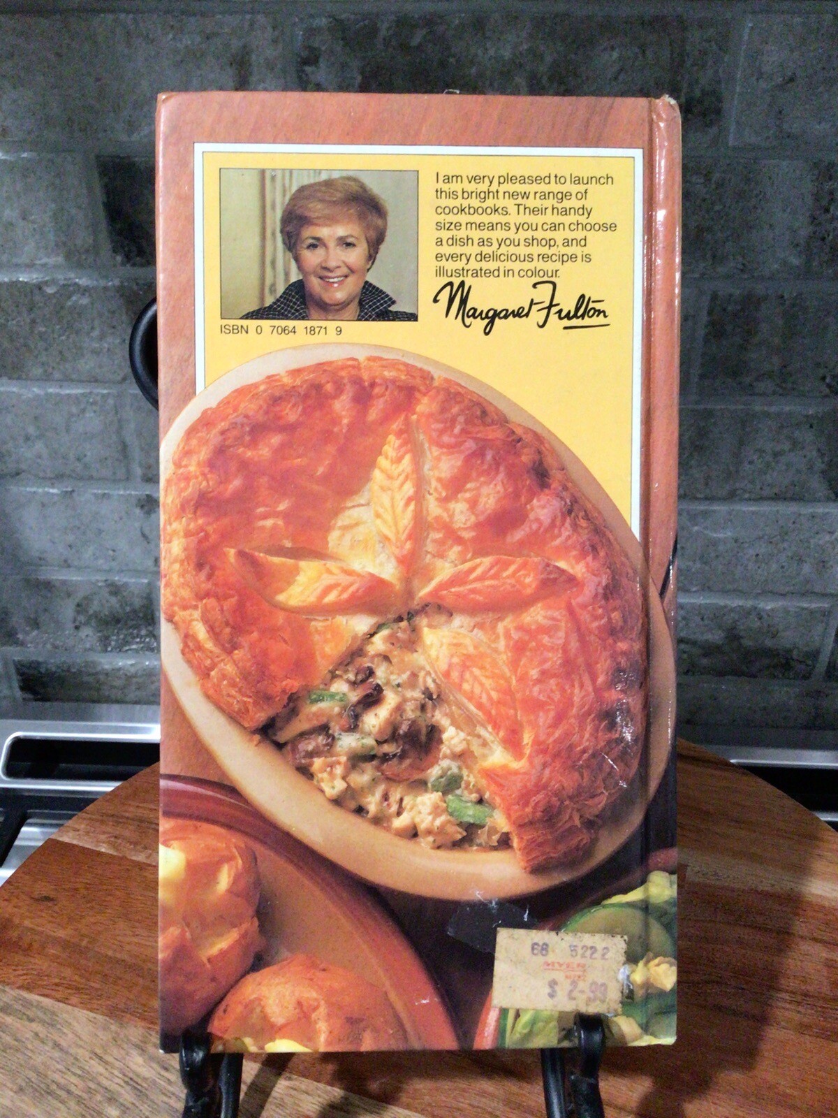 1983 Margaret Fulton’s Book Of Family Meals COOKBOOK 92 pages Vintage