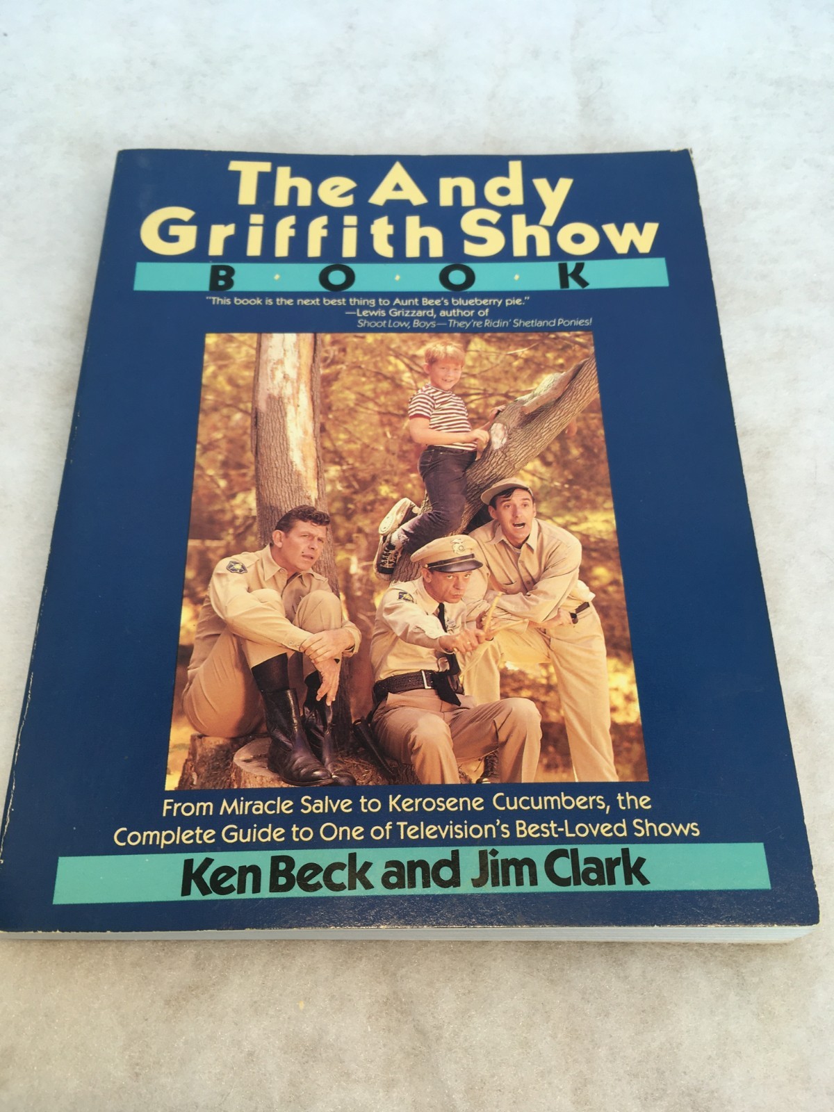 The Andy Griffith Show Complete Guide Book by Ken Beck & Jim Clark (1985)
