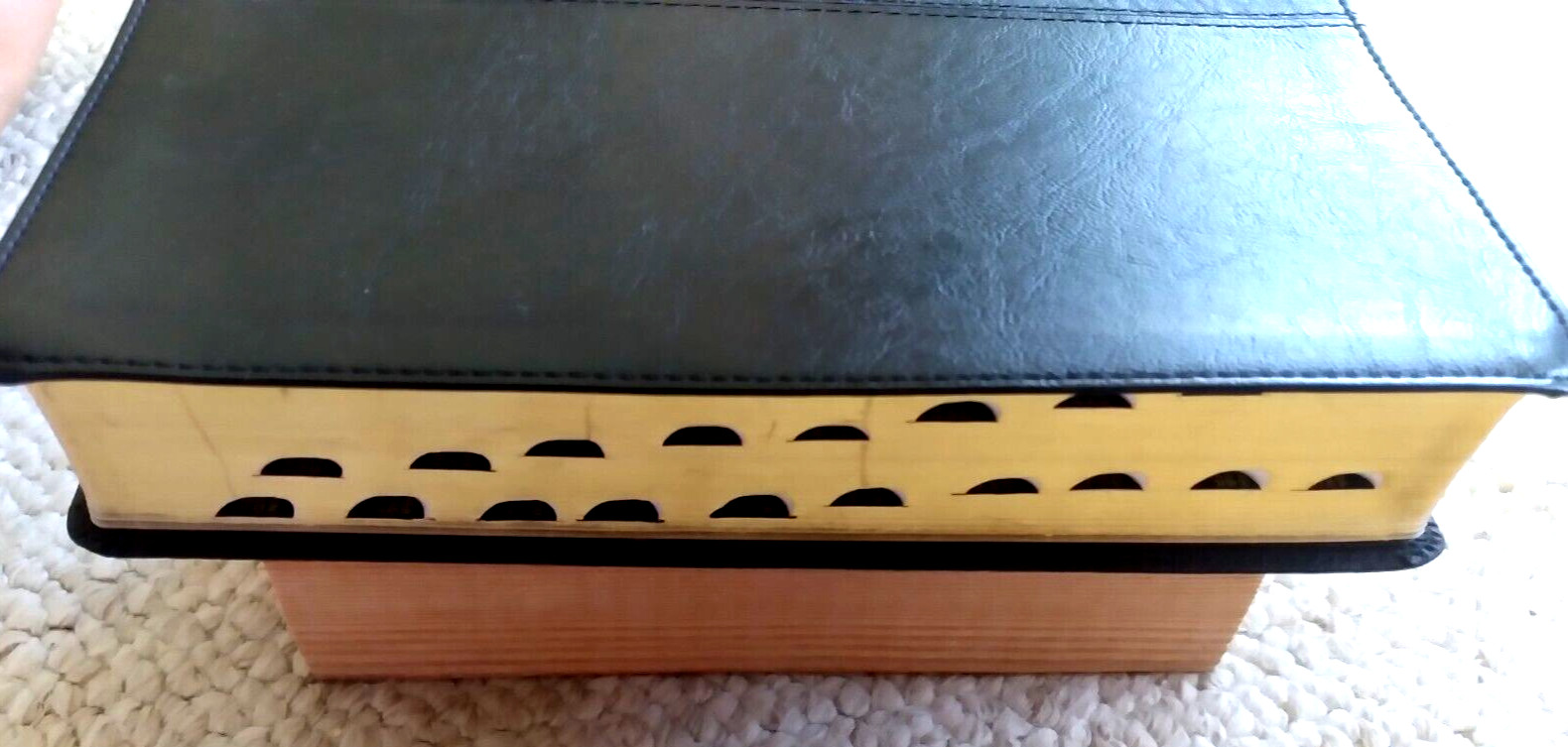 2017 Holy Bible KJV Giant Print Gold Edge RED LETTER Bible by Christian Art Gift