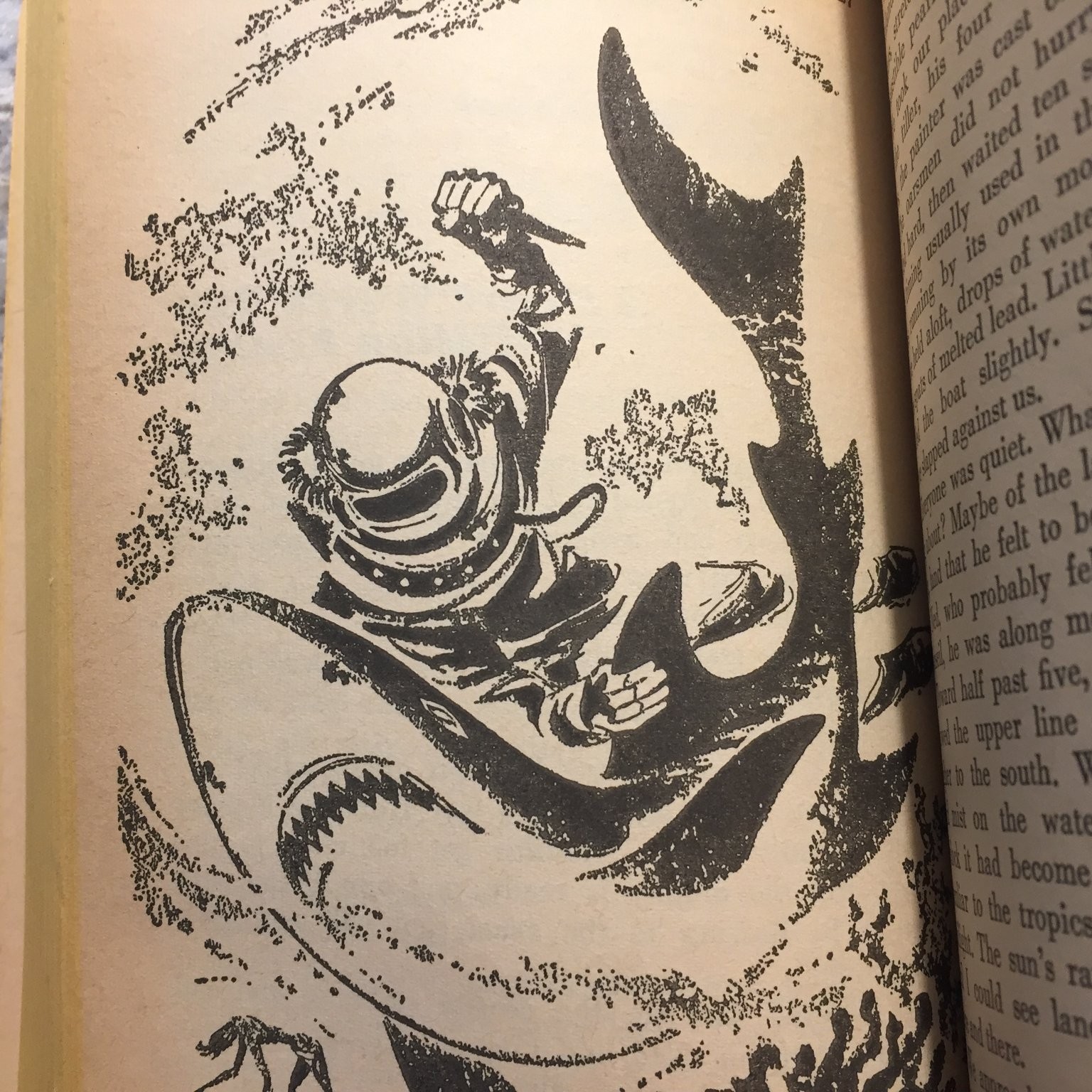 Twenty Thousand Leagues Under the Sea Jules Verne Washington Square Press PB