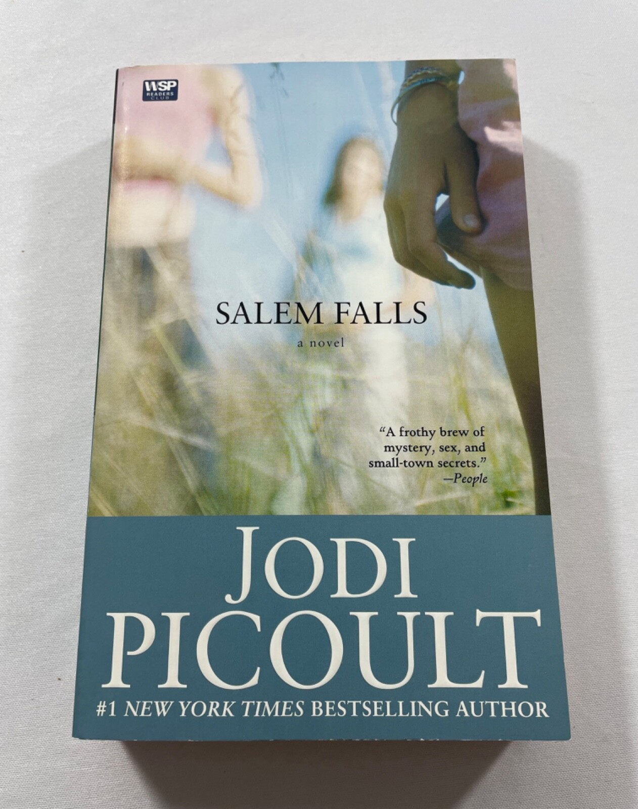 SALEM FALLS BY JODI PICOULT PB 8.25″