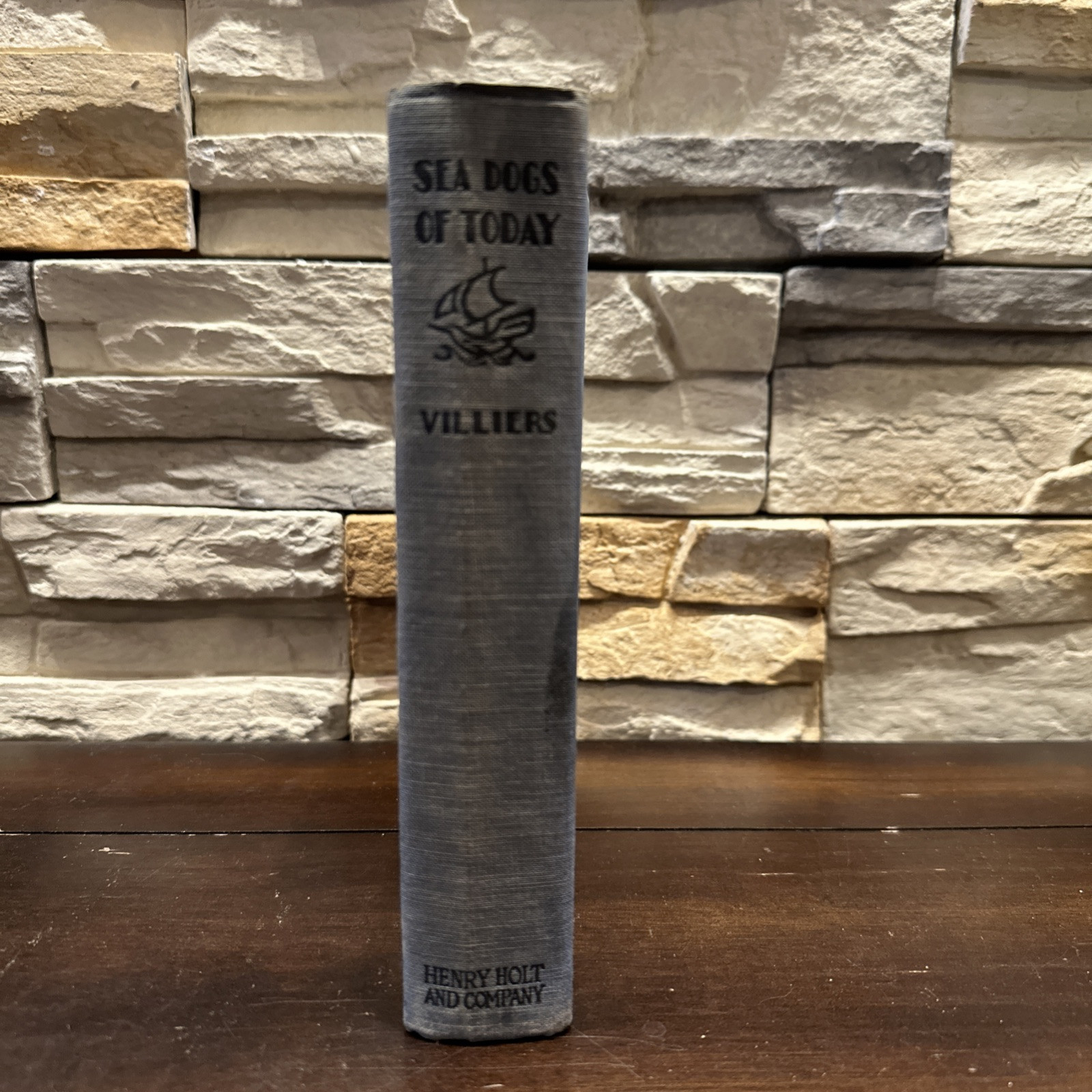 Sea Dogs Of To-Day By A. J. Villiers Henry Holt And Company 1931 First Printing