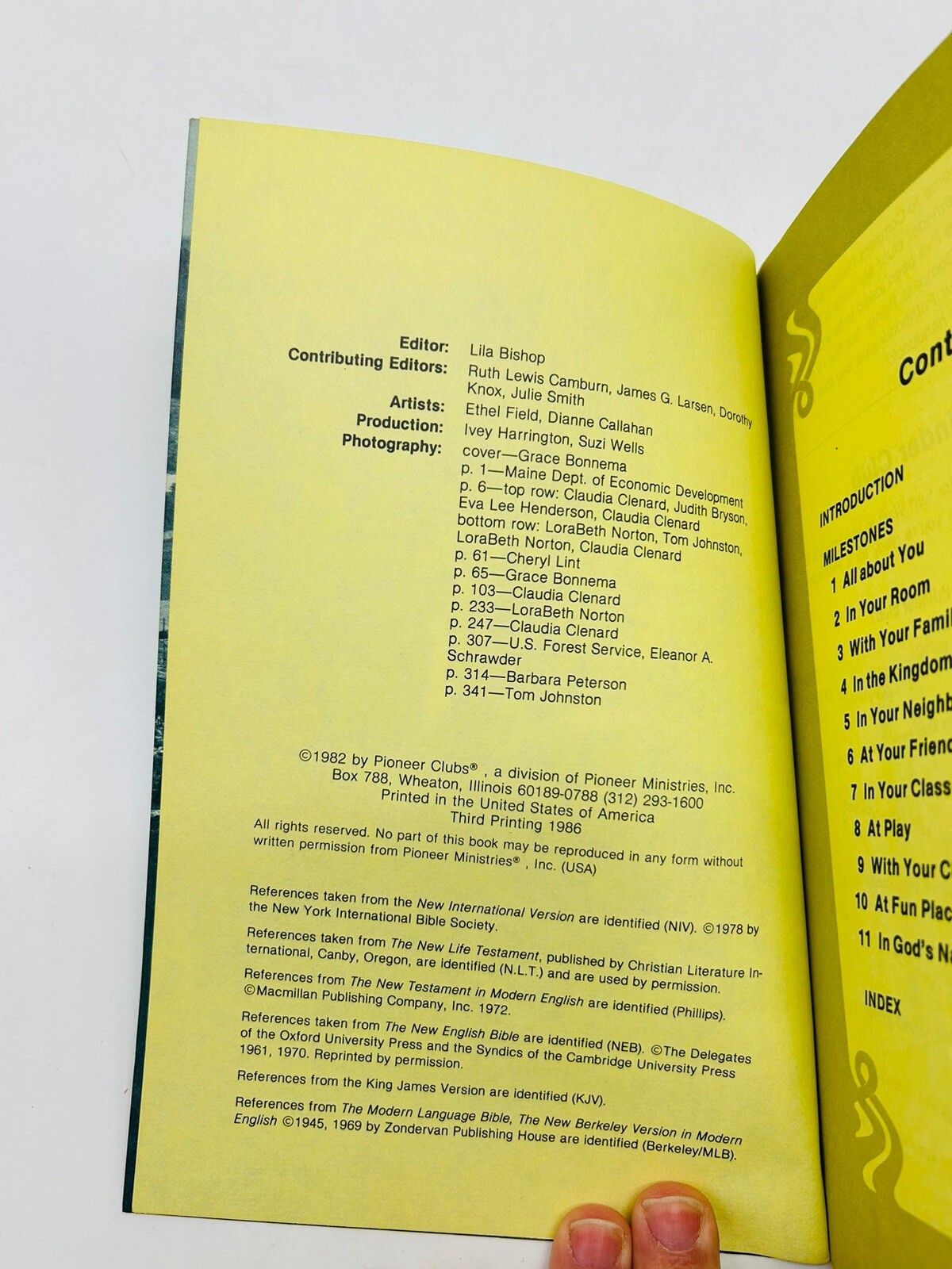 Compass Points Pioneer Clubs Handbook Third Printing 1986 EUC