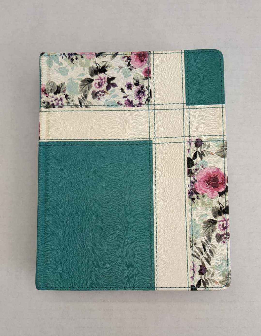 NKJV Notetaking Bible Teal Flowers Holman 2015