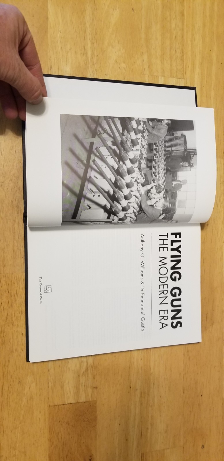 FLYING GUNS OF THE MODERN ERA BY Anthony G. Williams HARDCOVER