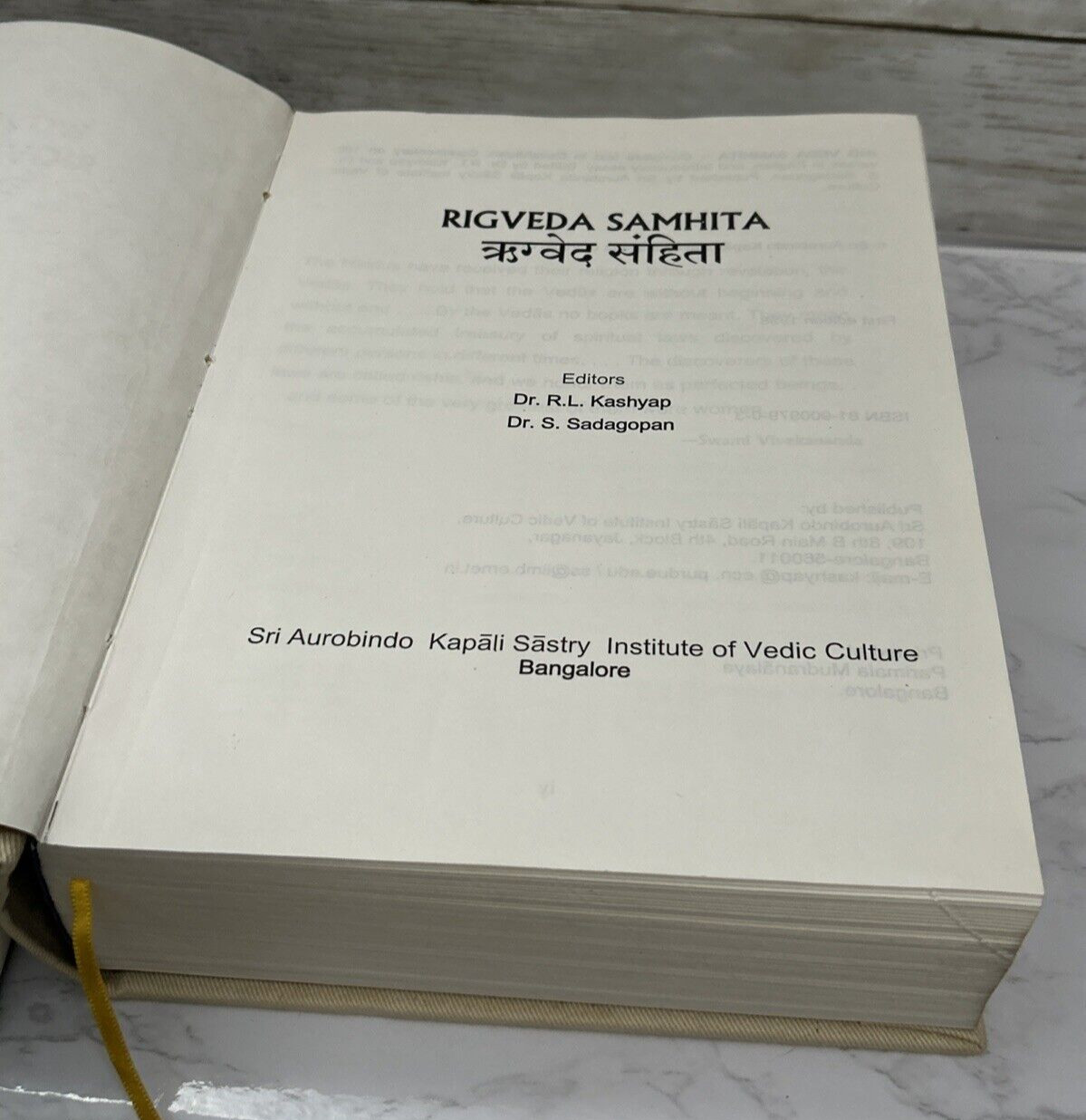 Rig Veda Samhita Sacred Hindu Texts SANSKIRT Hymns FIRST EDTION 1998 INDIA