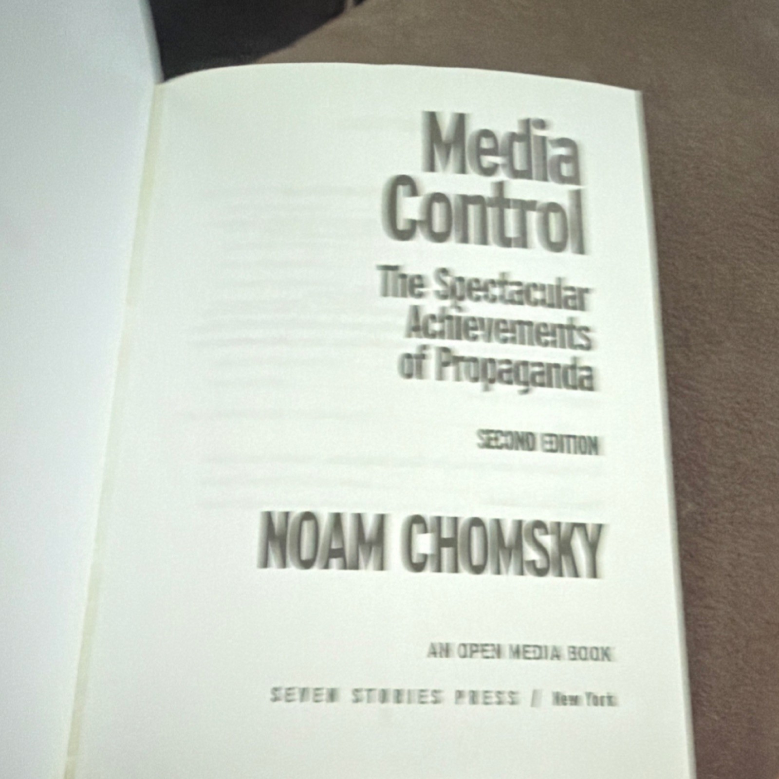 Media Control by Noam Chomsky PB Seven Stories Press 2002 Propaganda Politics