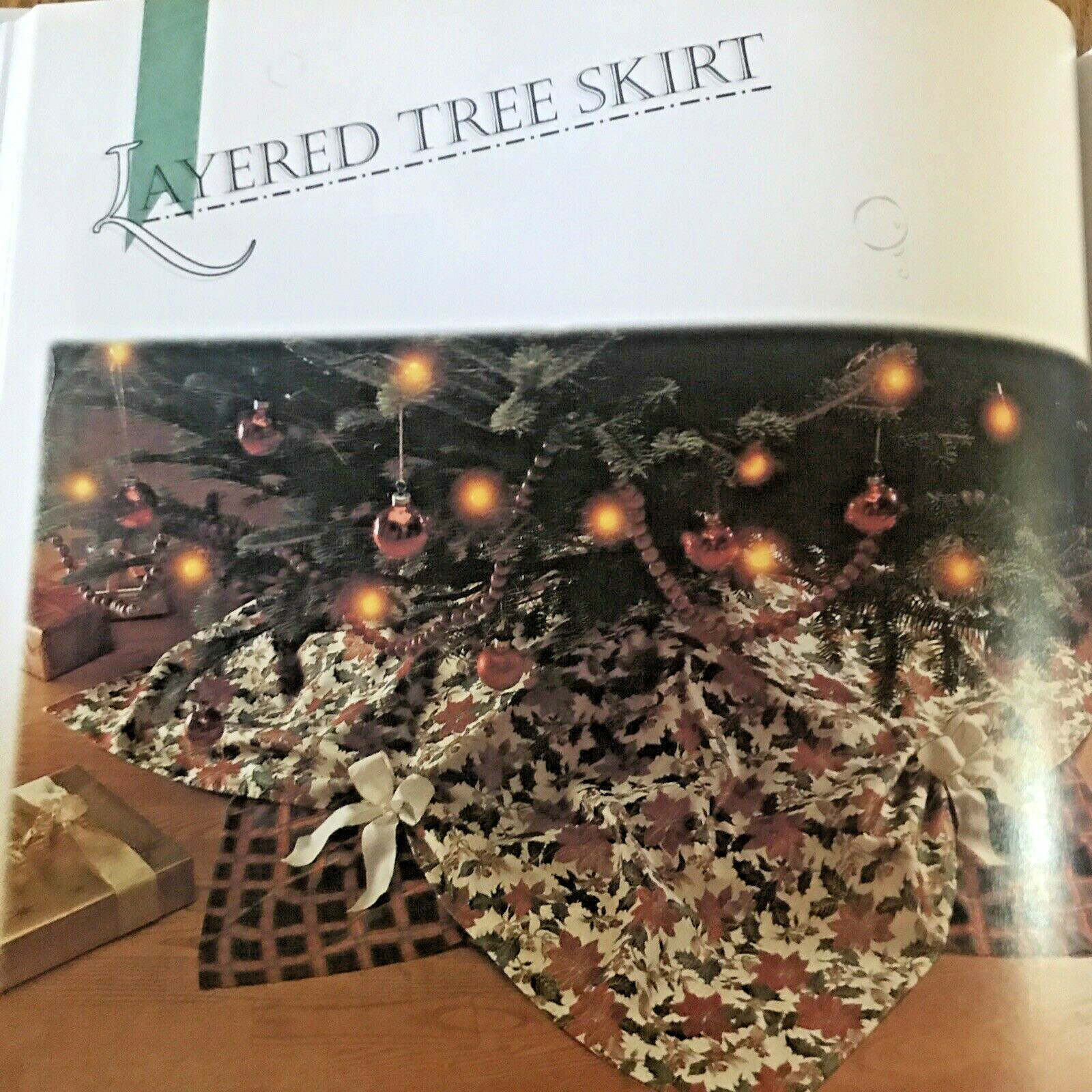 Deck the Halls Treasury of Christmas Crafts 1997 Hardback 159 Pages