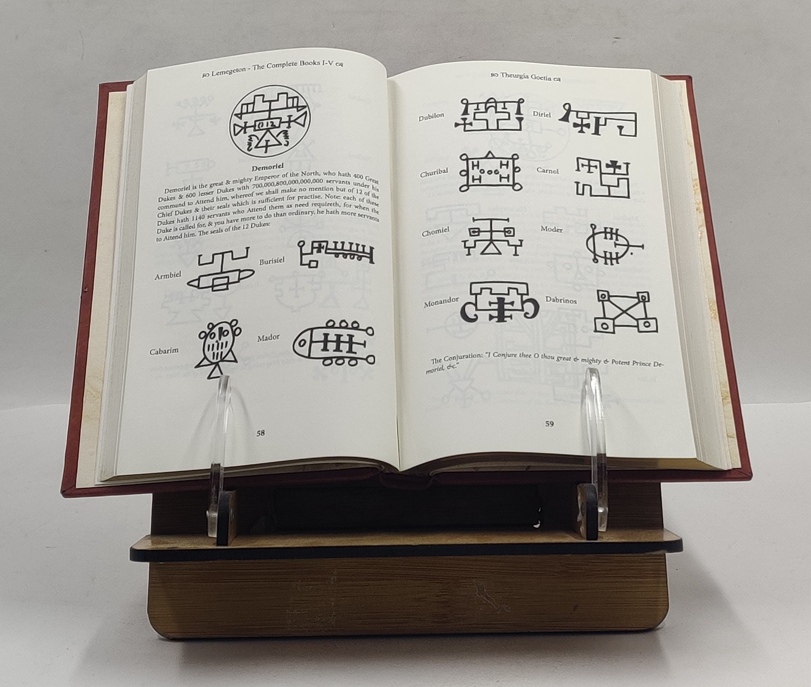 Lemegeton: The Complete Books I-V: Ars Goetia, Ars Theurgia Goet [Royal Edition]