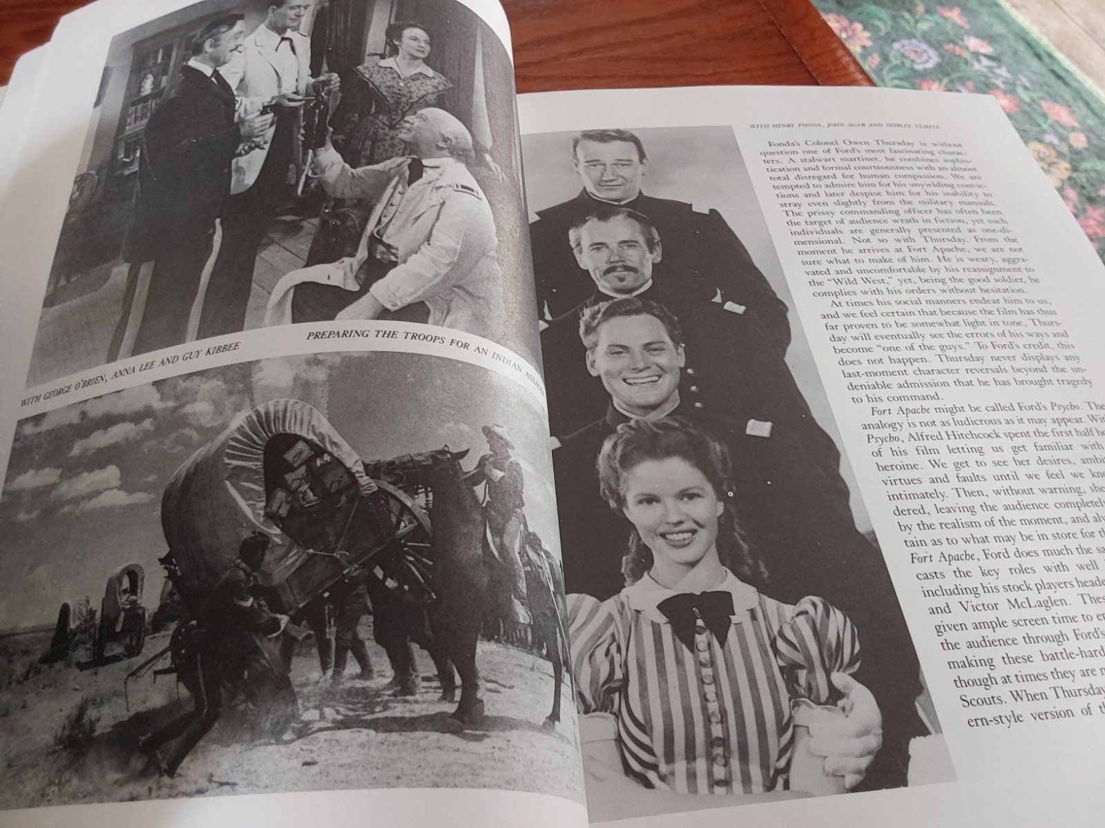 ILLUSTRATED 1989 JOHN WAYNE SCRAPBOOK 250 PAGES BY LEE PFEIFFER