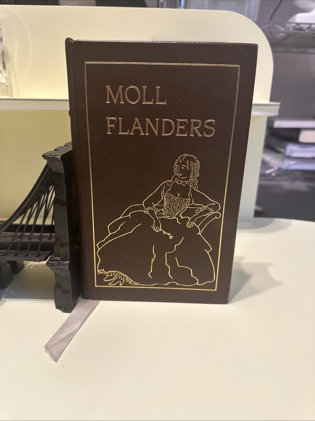 THE EASTON PRESS MOLL FLANDERS DANIEL DEFOE HC COLLECTIBLE DECOR BOOK S8