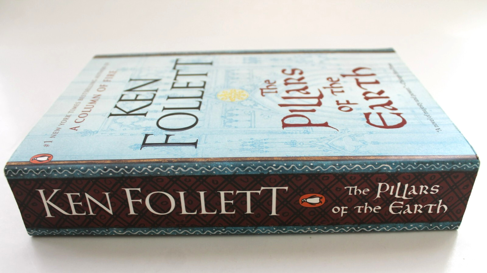 The Pillars of the Earth: A Novel Ken Follett 2017 Kingsbridge Series Paperback