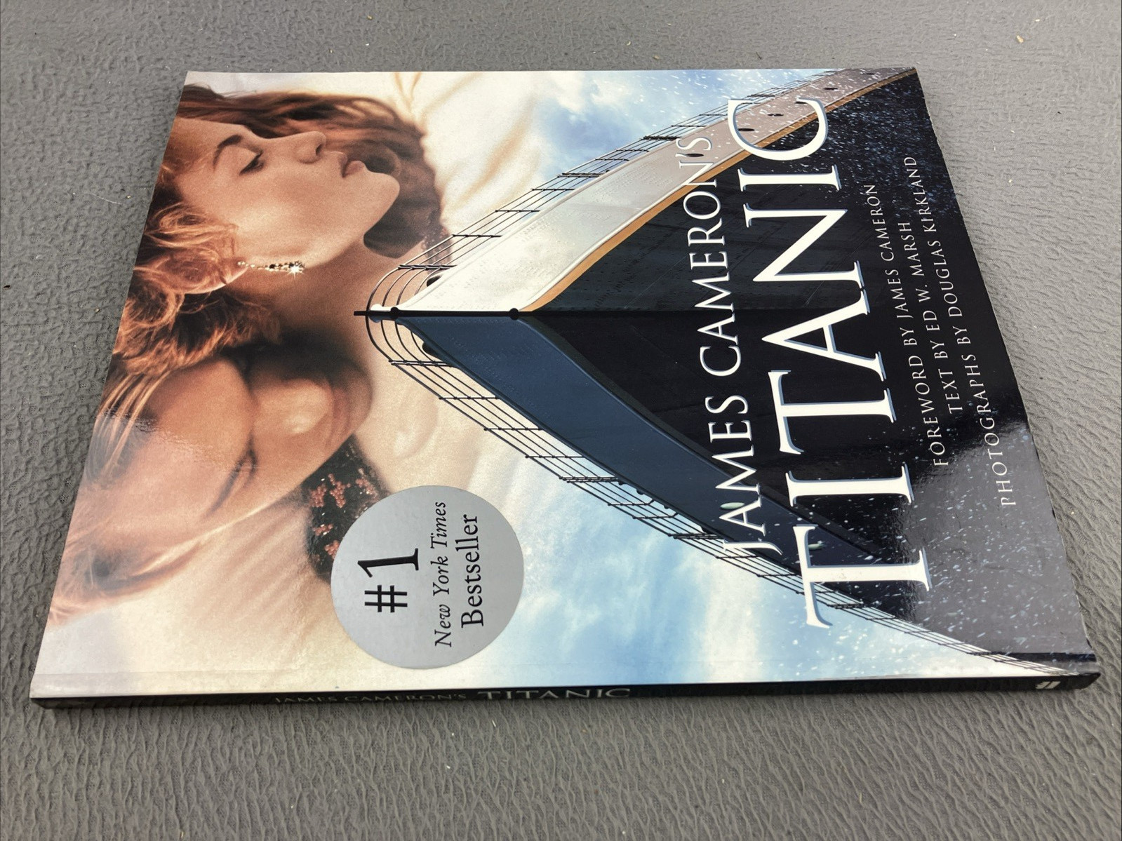 Titanic Book. Behind The Scenes. 178 Pages. James Cameron’s Titanic Story