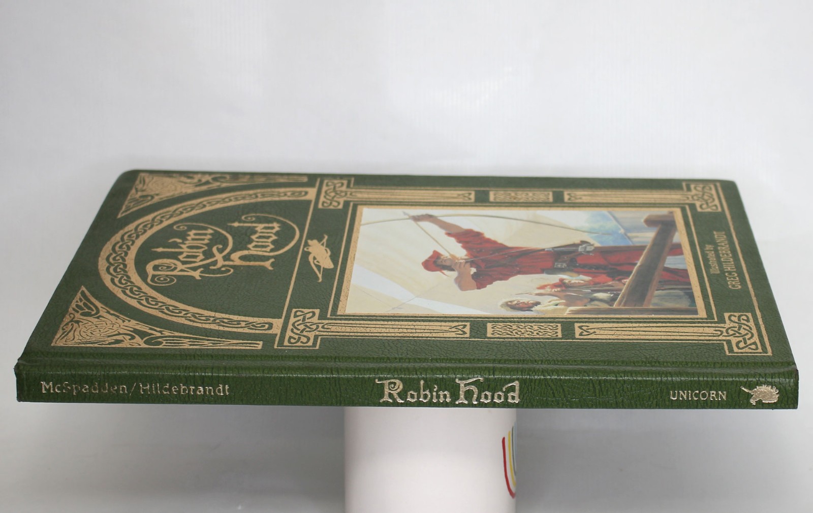 ROBIN HOOD Illustrated Greg Hildebrandt Unicorn, 1991 Genuine Bonded Leather HC