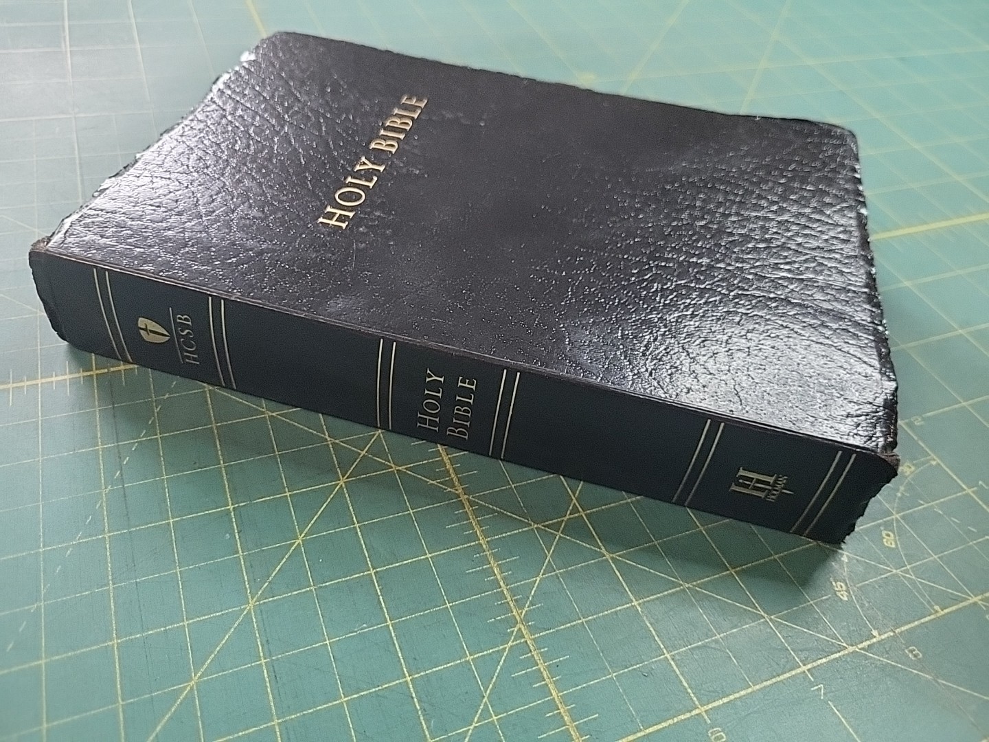 HCSB Gift and Award Bible, Black Imitation Leather