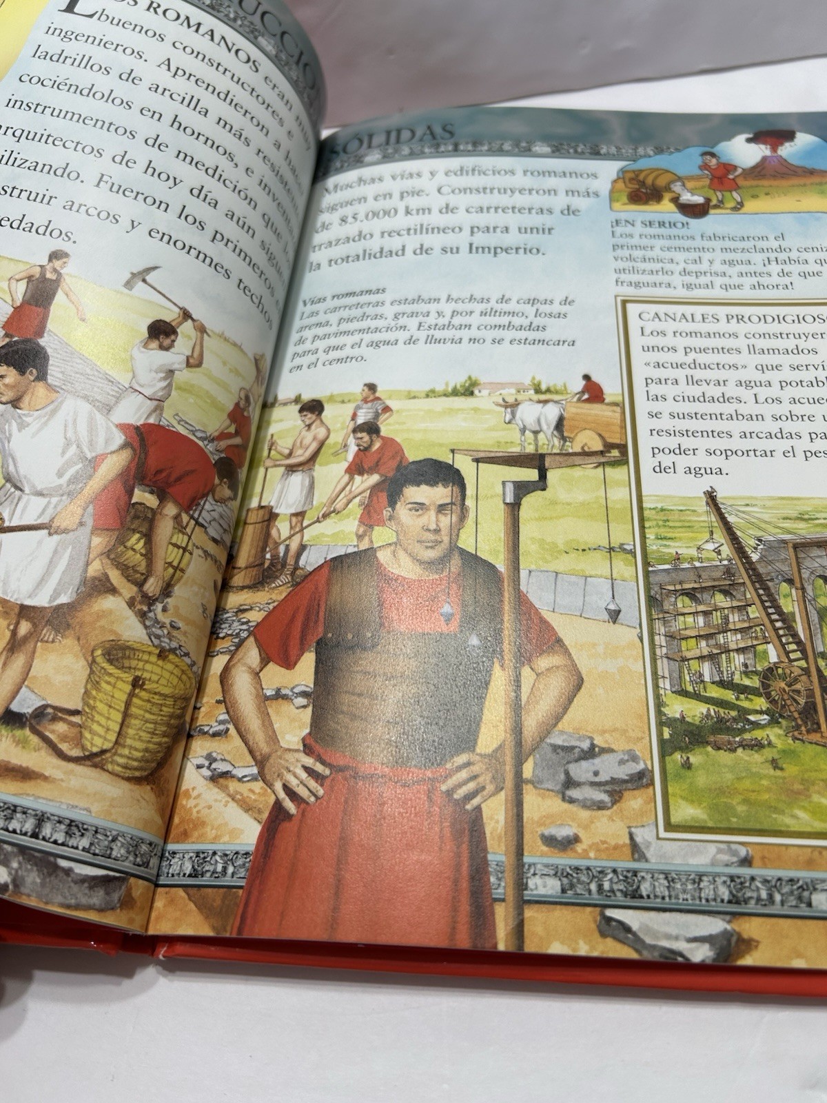 Lot of 2 Spanish Espanol Books Los Romanos Historia Color Hardbacks Children