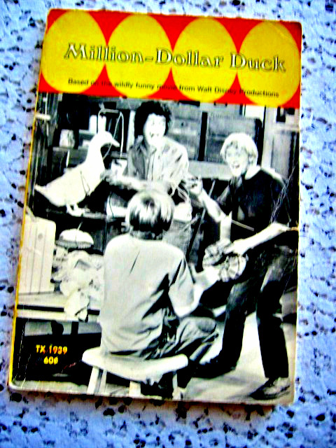 LOT/14 ASSORTED 1960-70s TV SHOW FAVORITES-DISNEY MOTION PICTURE PAPERBACK BOOKS