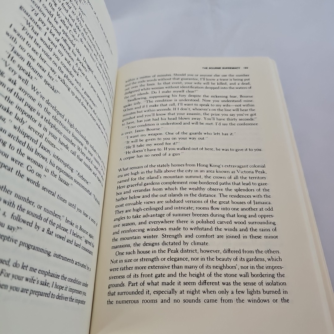The Bourne Ultimatum First Edition Robert Ludlum – Good Cond – Fast Shipping