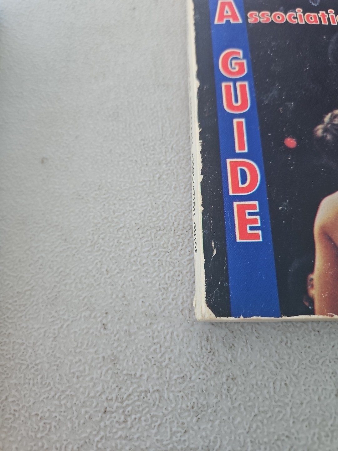 1972-73 ABA OFFICIAL SPORTING NEWS BASKETBALL GUIDE ARTIS GILMORE COVER