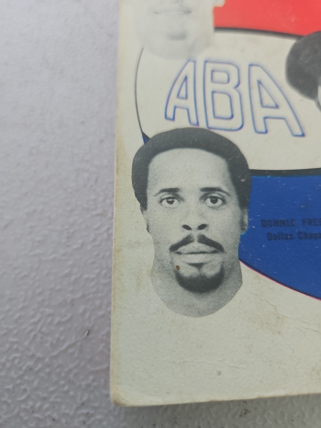 1972-73 ABA OFFICIAL SPORTING NEWS BASKETBALL GUIDE ARTIS GILMORE COVER