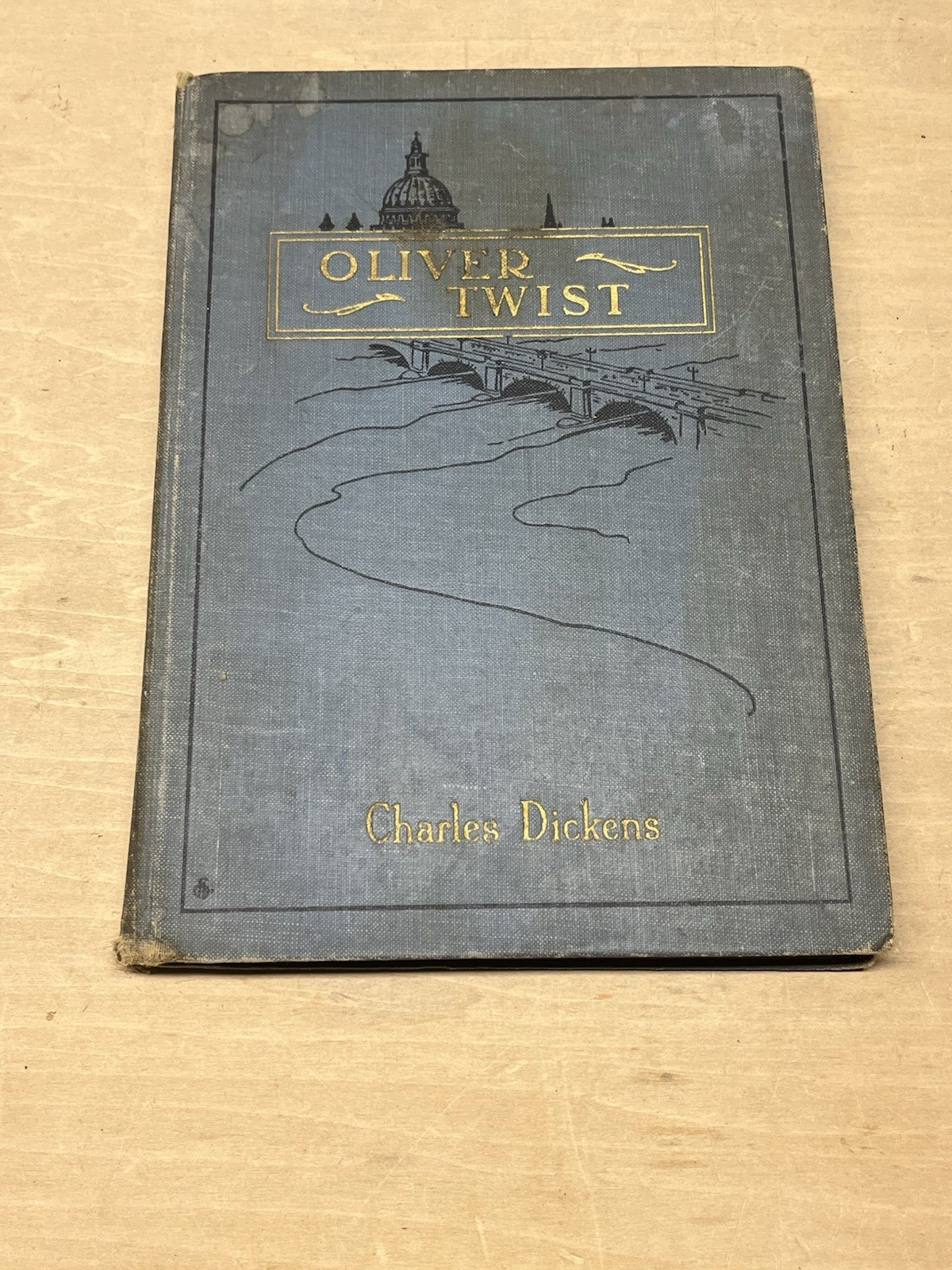 Oliver Twist by Charles Dickens (Young Readers’ Edition) HC