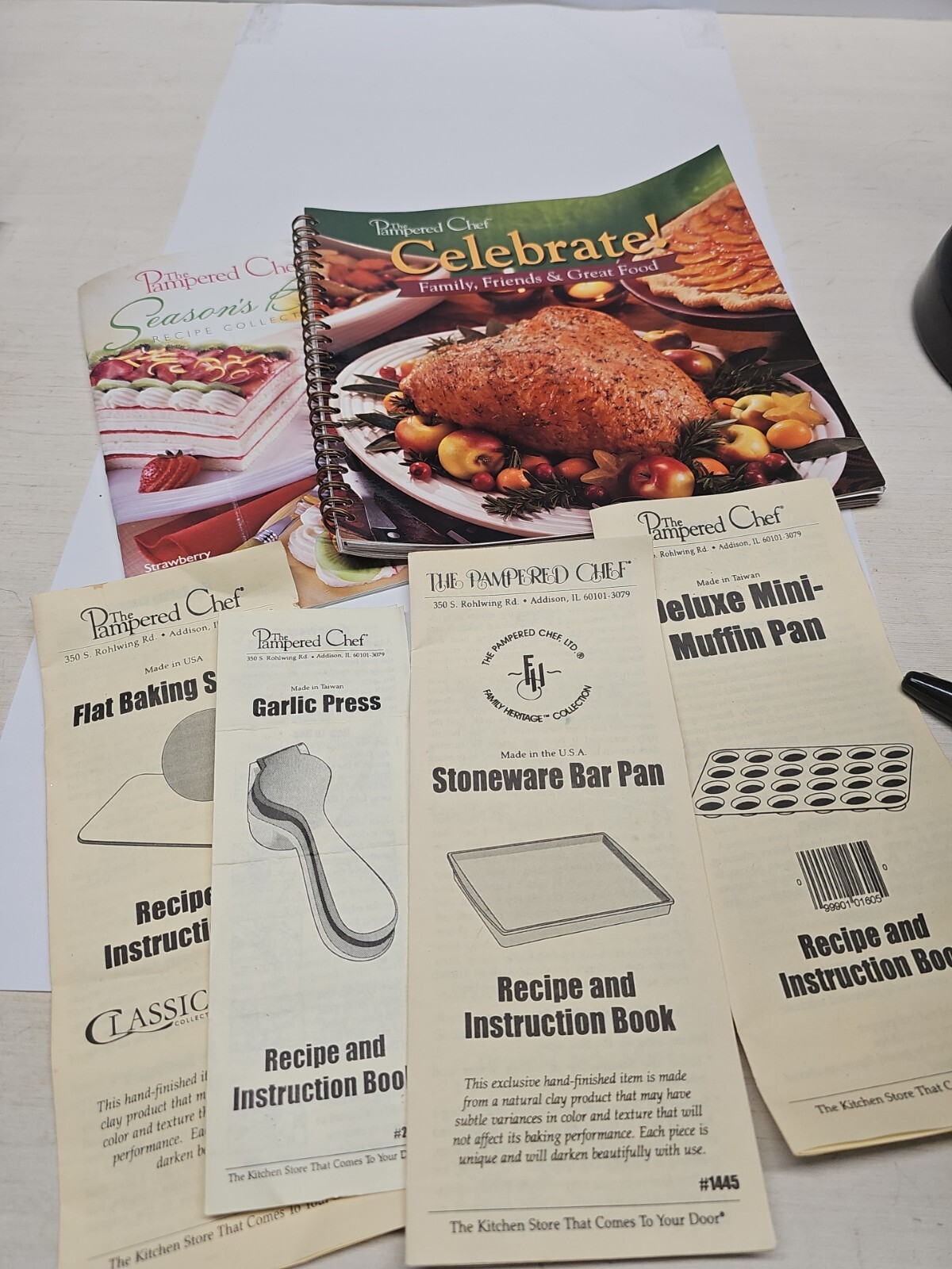 The Pampered Chef Lot Cookbook Celebrate Family Friends, Seasons Best 4 pamplets