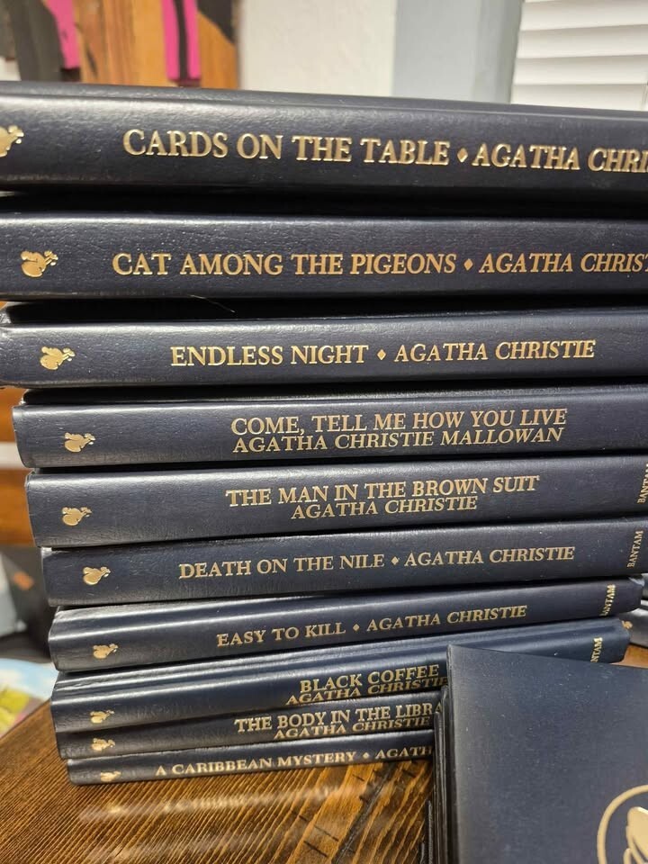 AGATHA CHRISTIE LEATHERETTE COLLECTION – YOU PICK TITLES – DROP DOWN SELECTION