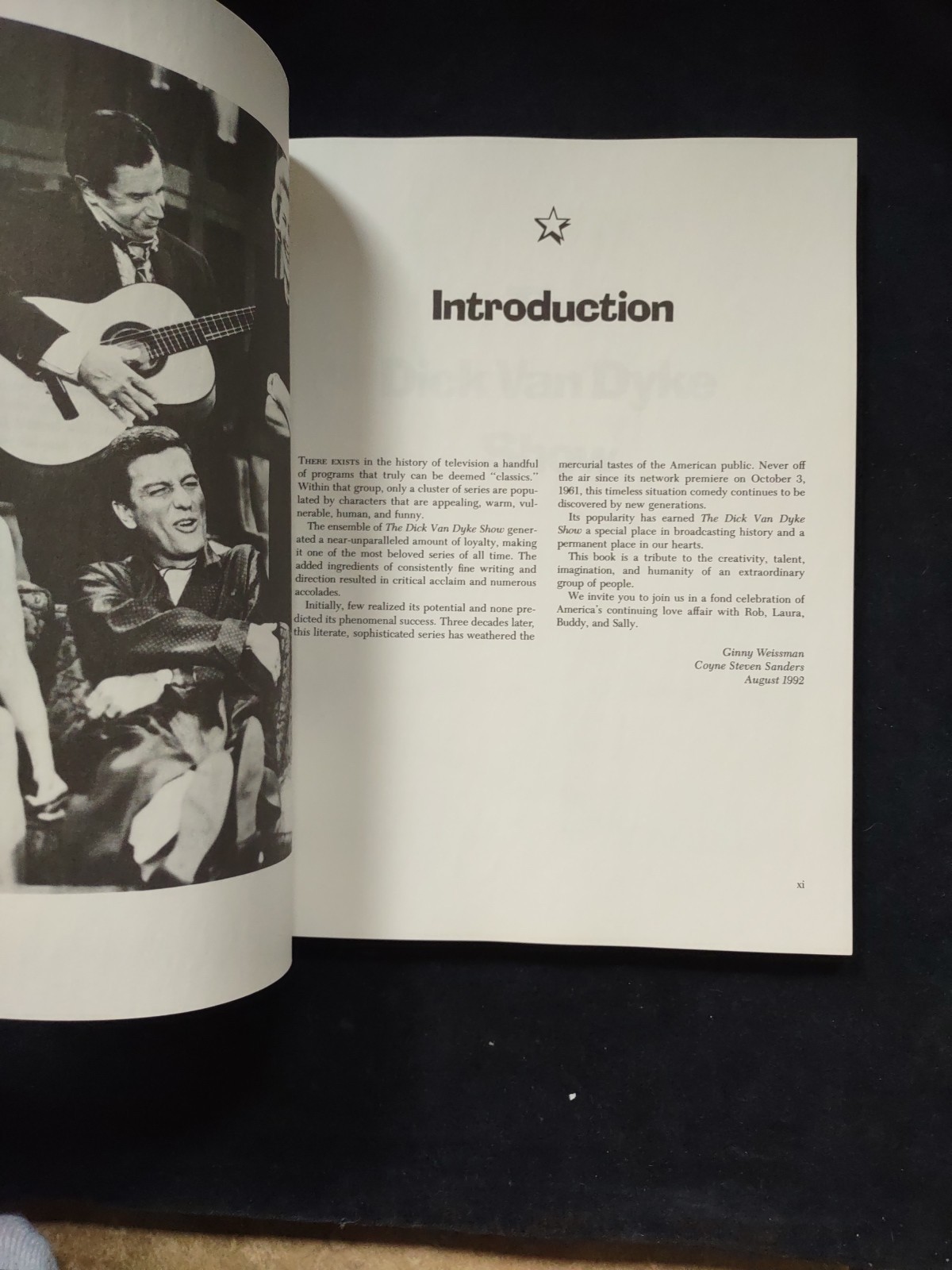 THE DICK VAN DYKE SHOW Ultimate Fan Guide Softcover Book Beautiful New Condition