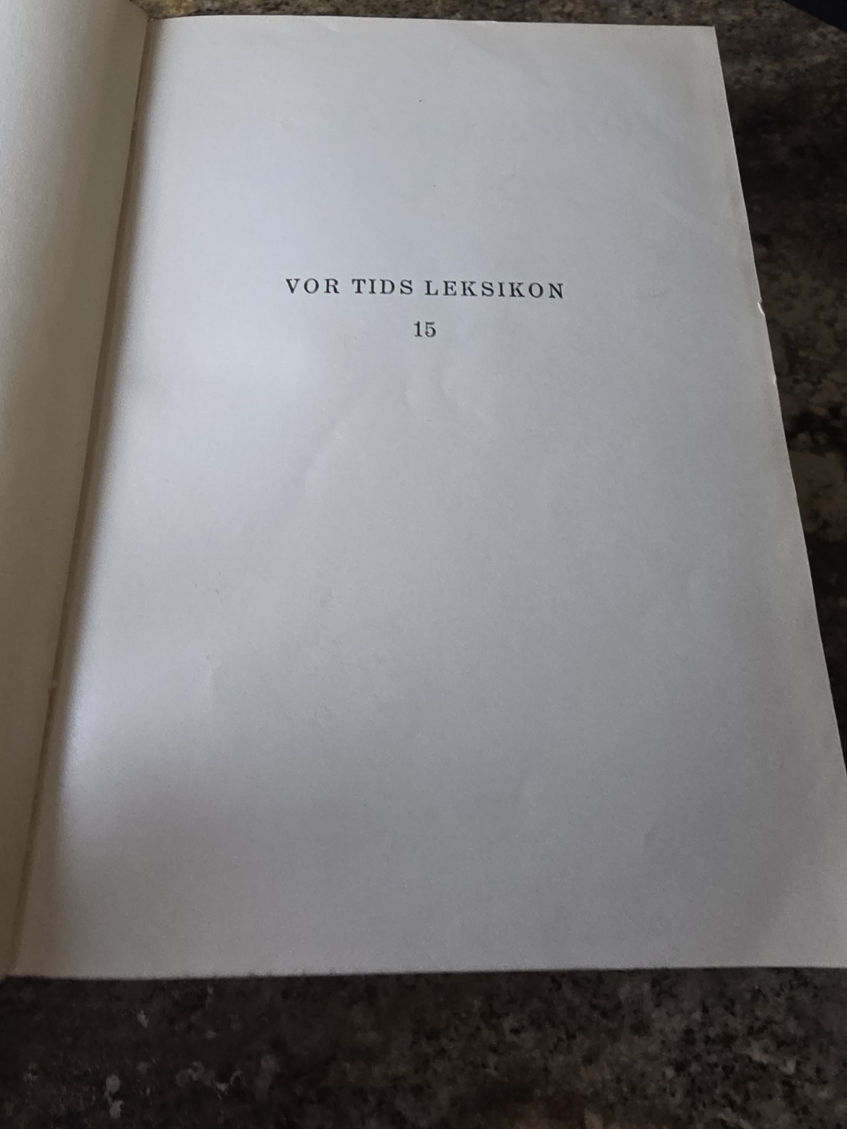 1950 Danish Encyclopedia Vor Tids Leksikon Vol 15-16 Illustrated Leather Bound