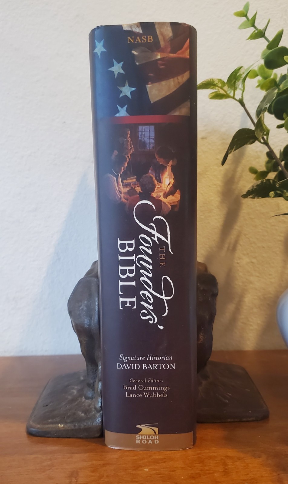 THE FOUNDERS BIBLE – David Barton Wallbuilders HC/DJ 1st Edition SIGNED