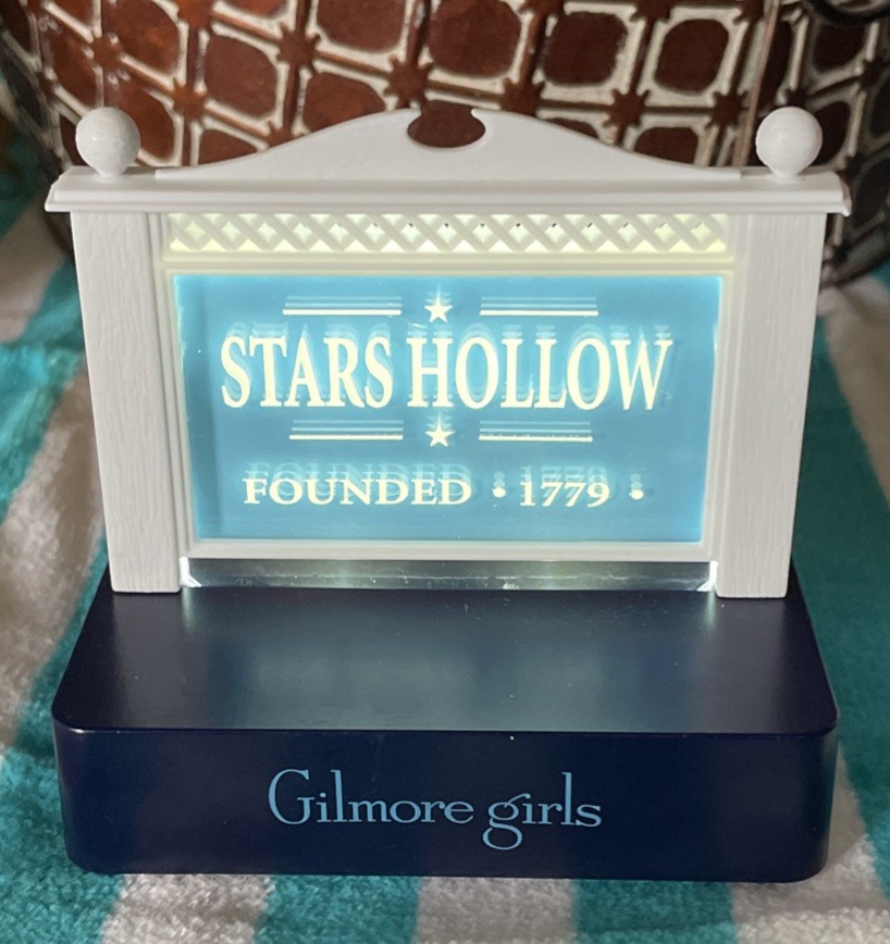 Gilmore Girls: Stars Hollow Light-Up Sign STARS HOLLOW • FOUNDED * 1779