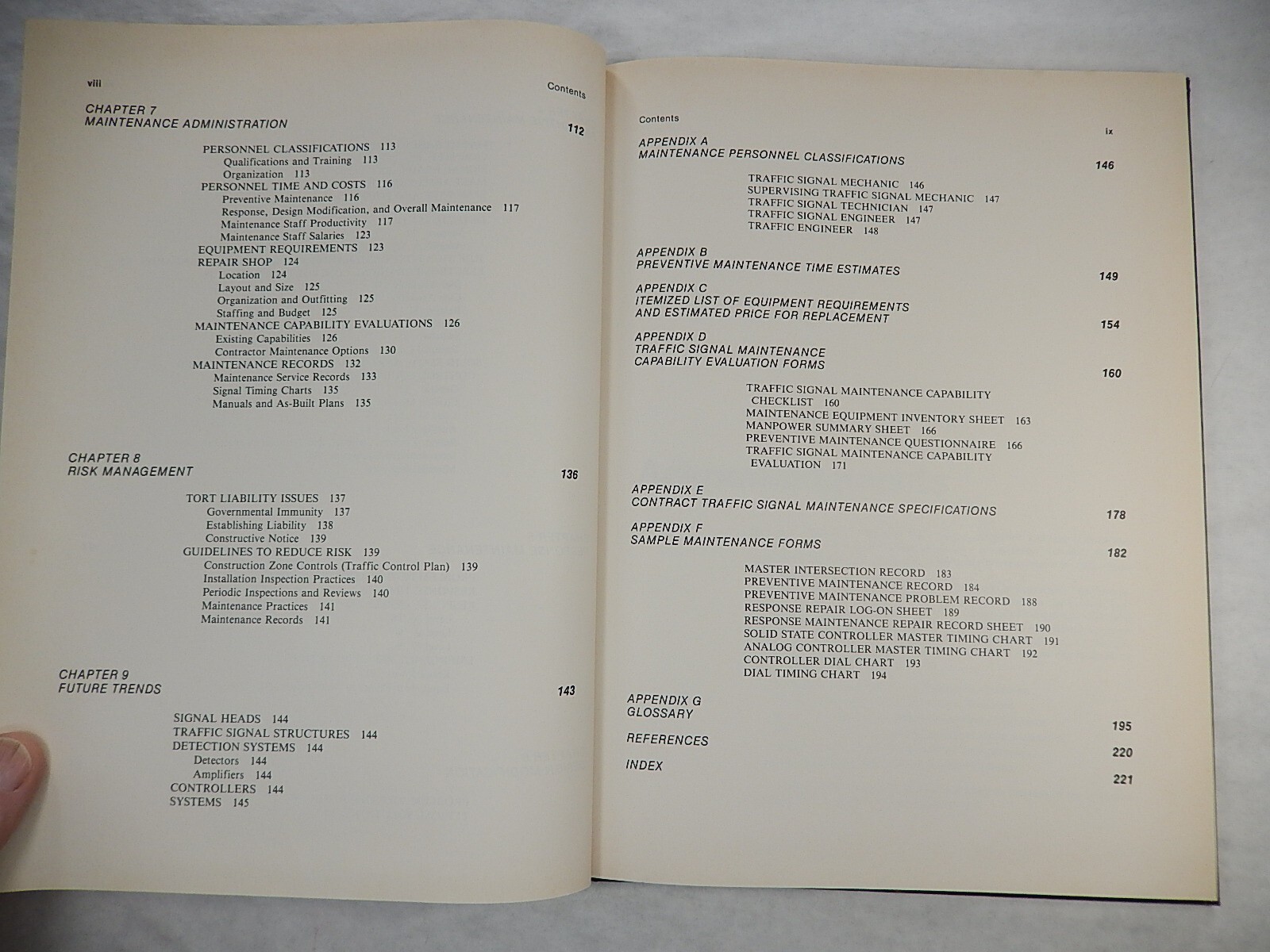 Traffic Signal Installation and Maintenance Manual by James M. Giblin, 1989