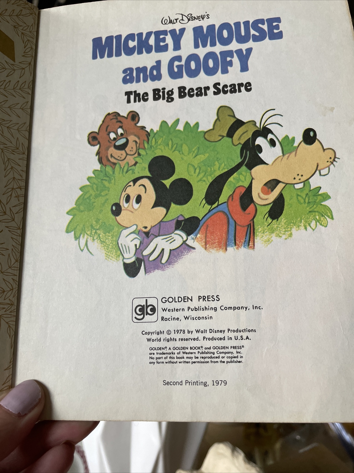 Walt Disney’s Mickey Mouse and Goofy: The Big Bear Scare Golden Book 1979 VTG