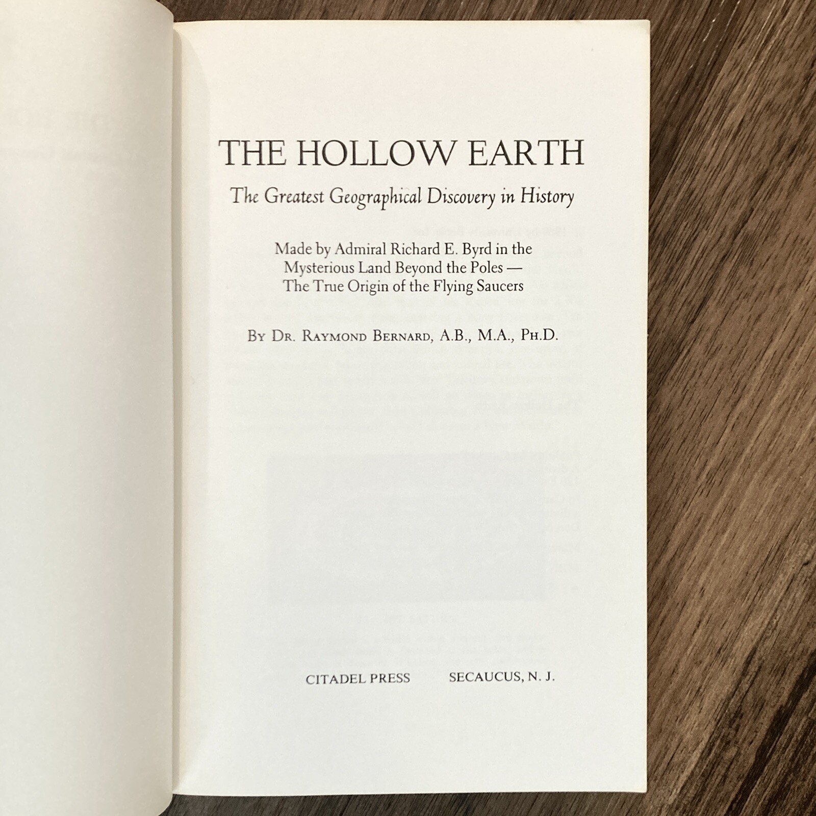 The Hollow Earth – Raymond Bernard (Citadel Press trade paperback)