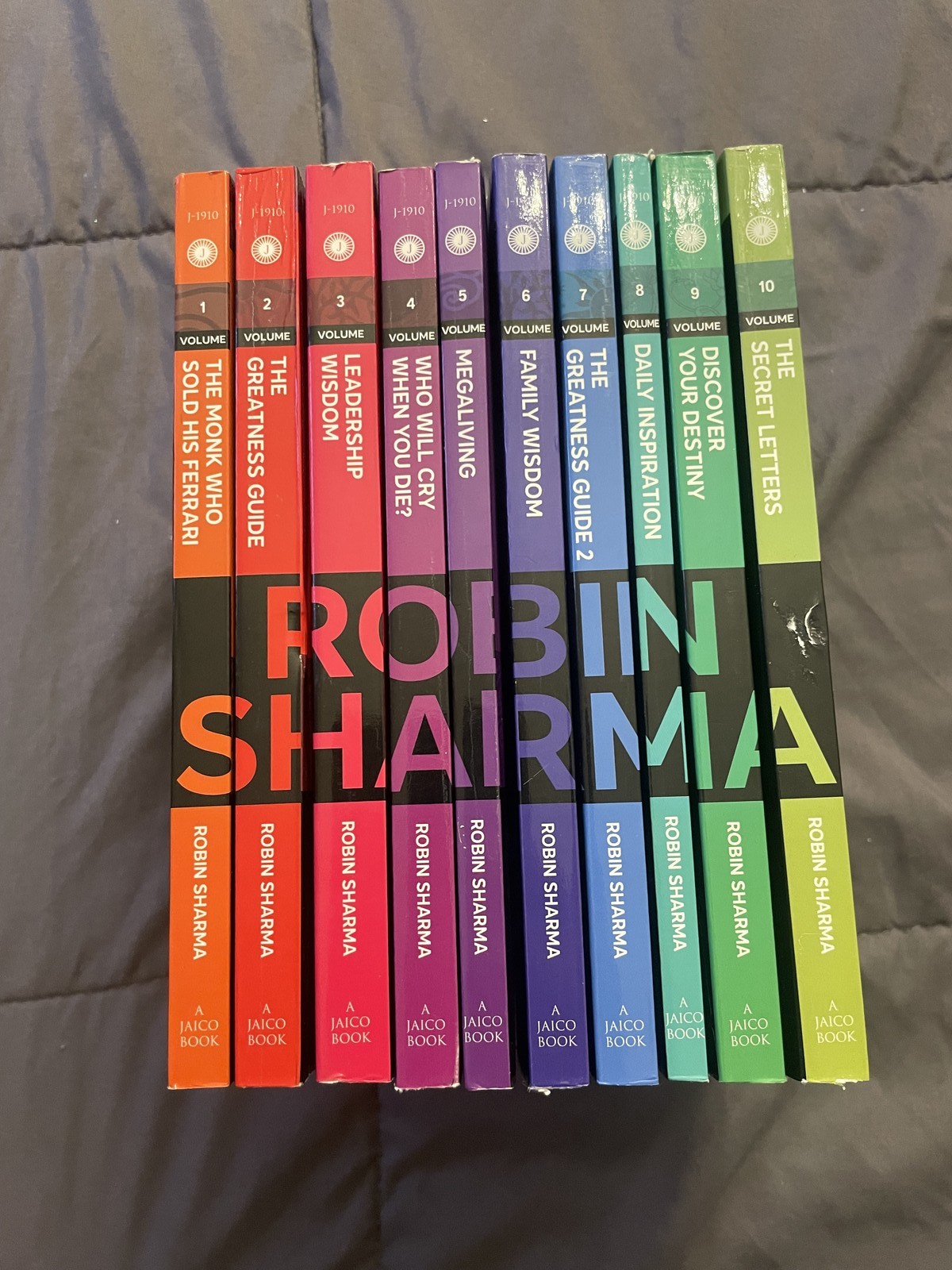 Robin Sharma Collector’s Edition 10 Volume Pack The Monk Who Sold His Ferrari