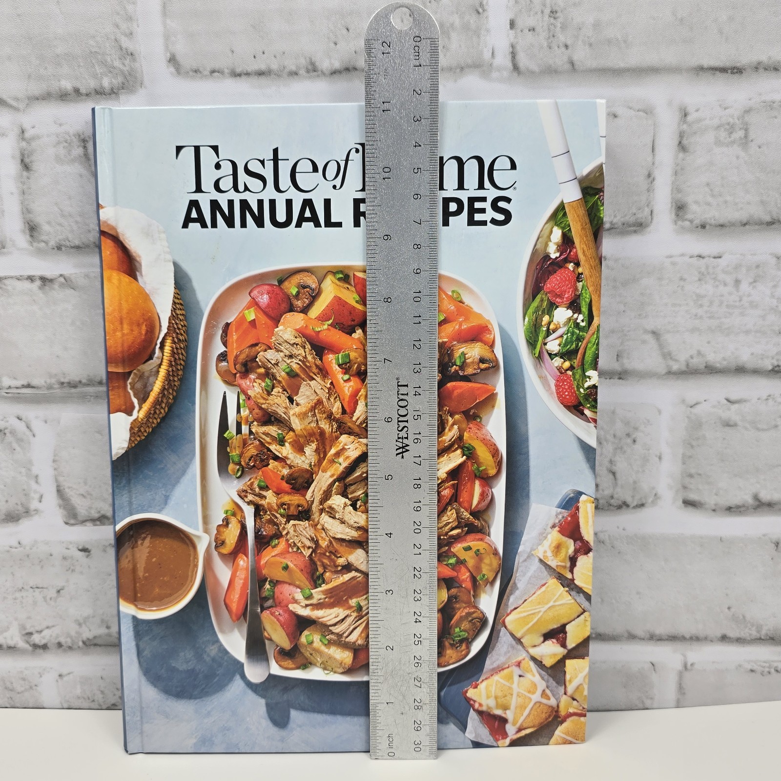 Taste of Home Annual Recipes 2025 Cookbook Hardcover Family Meals Cooking Ideas