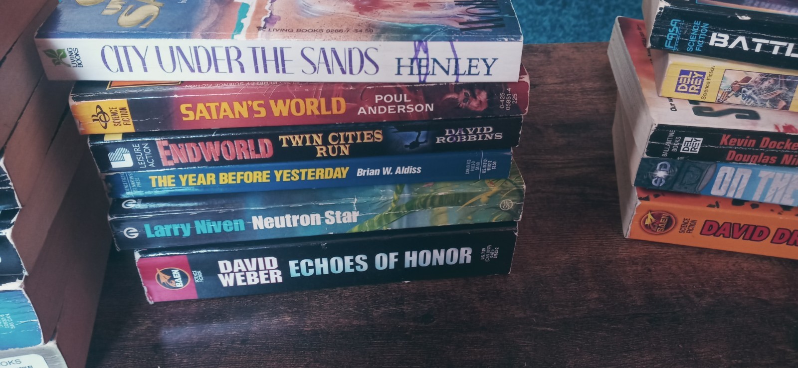Lot of 18 Vintage Sci Fi Science Fiction Paperback Books Joan Vinge And More