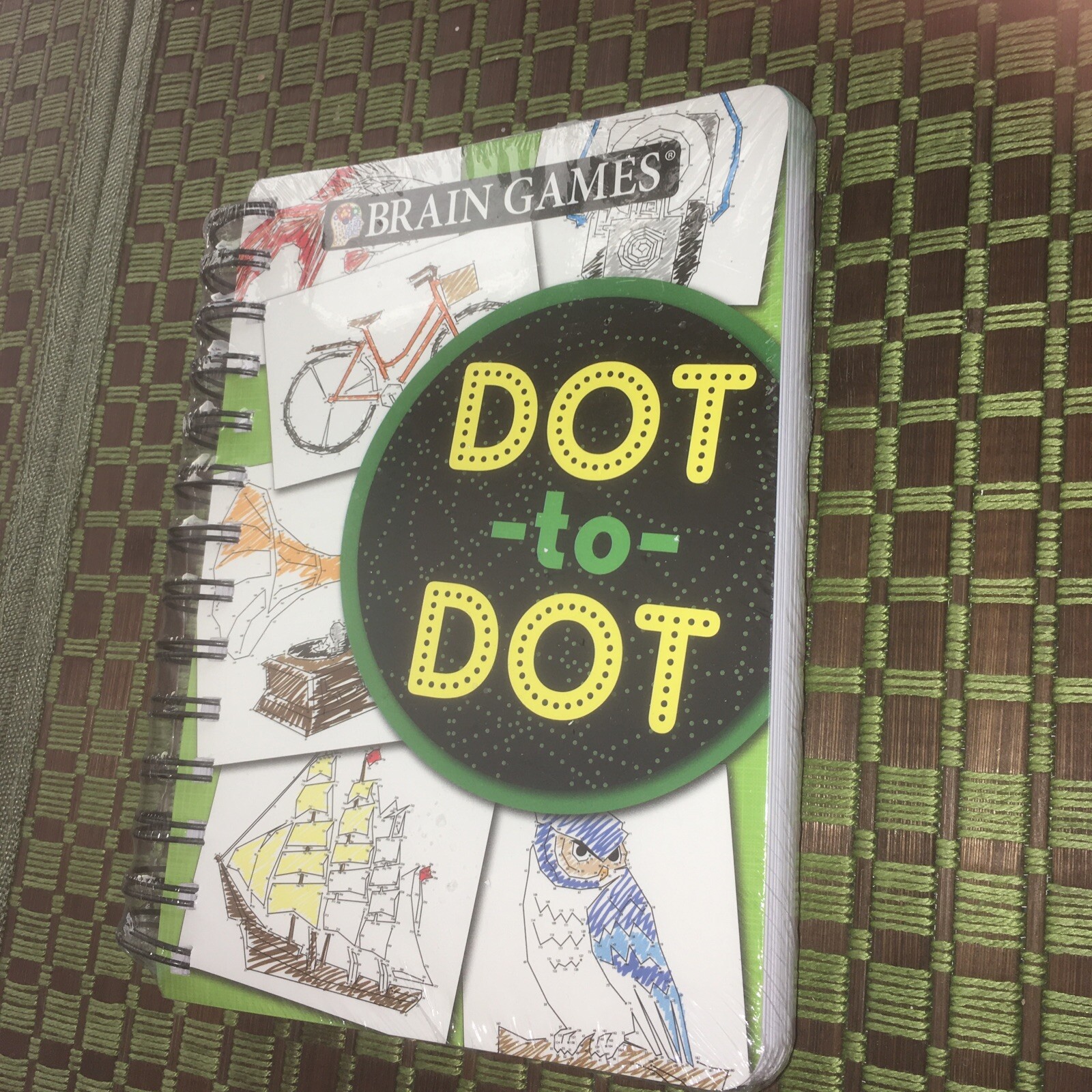 Brain Games – to Go Ser.: Mini Brain Games Dot to Dot 2 by Publications…
