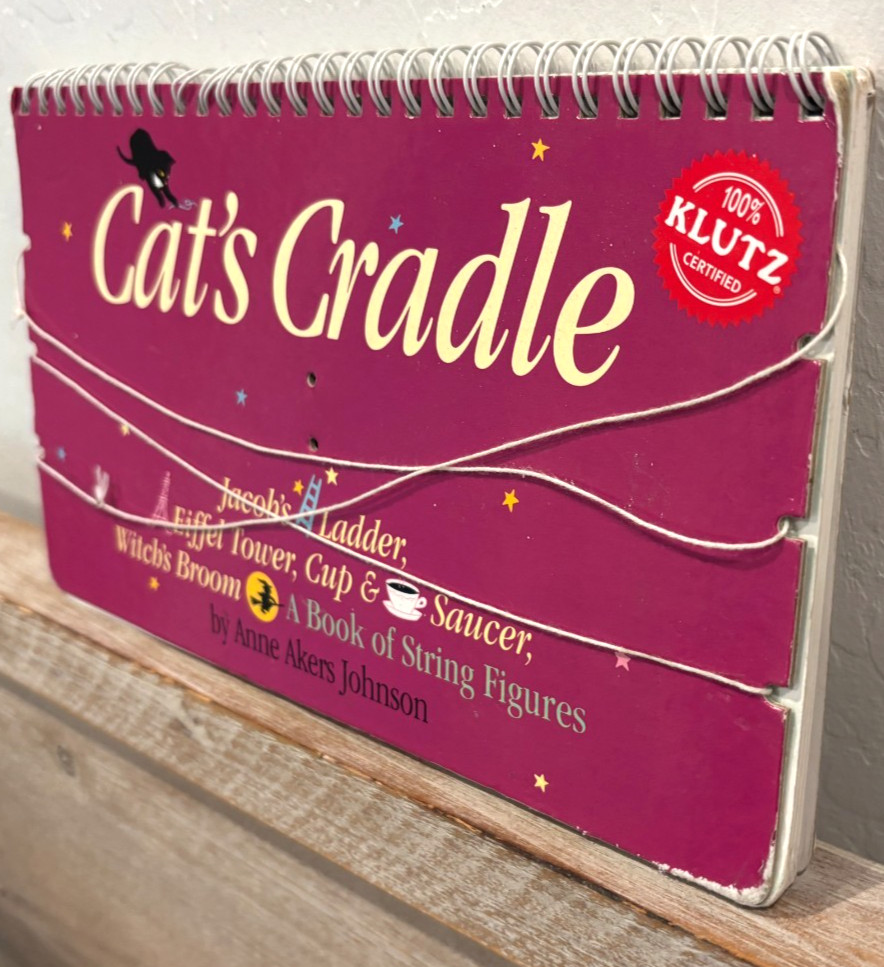 Cat’s Cradle Paperback Book ~a Book of String Figures Anne Akers Johnson Spiral
