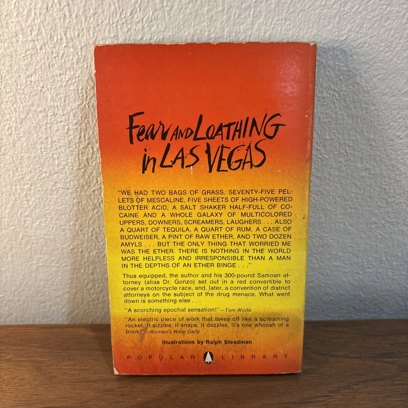 Fear and Loathing in Las Vegas Hunter S Thompson 1971 Popular Library Paperback