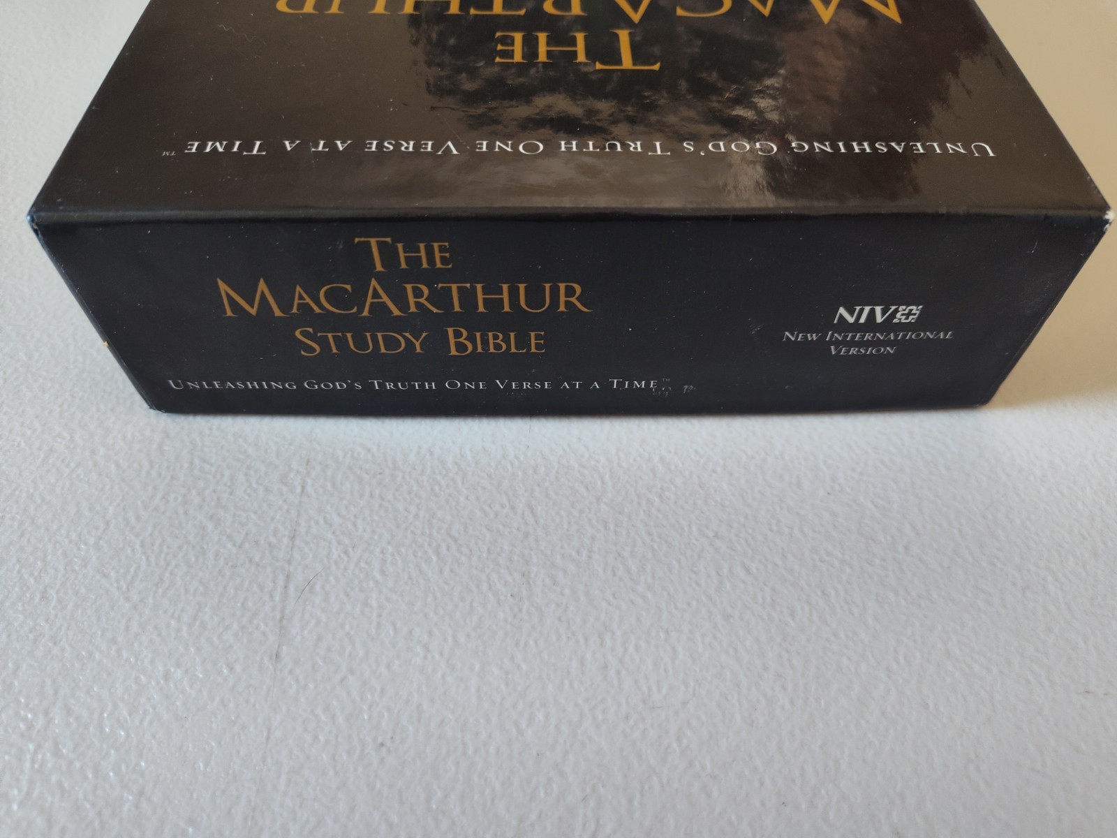 The MacArthur Study Bible: NIV Sunset Pink Leathersoft in Box Clean 2013